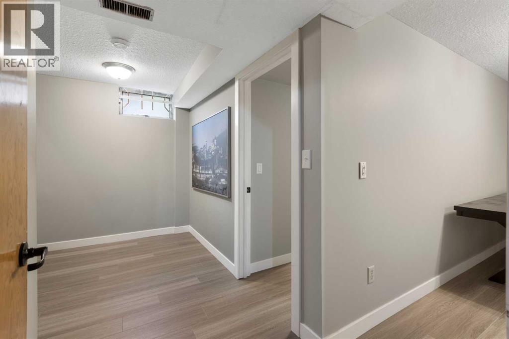 Single Family House Bungalow for Sale in  Gordon Drive SW Glamorgan Calgary 