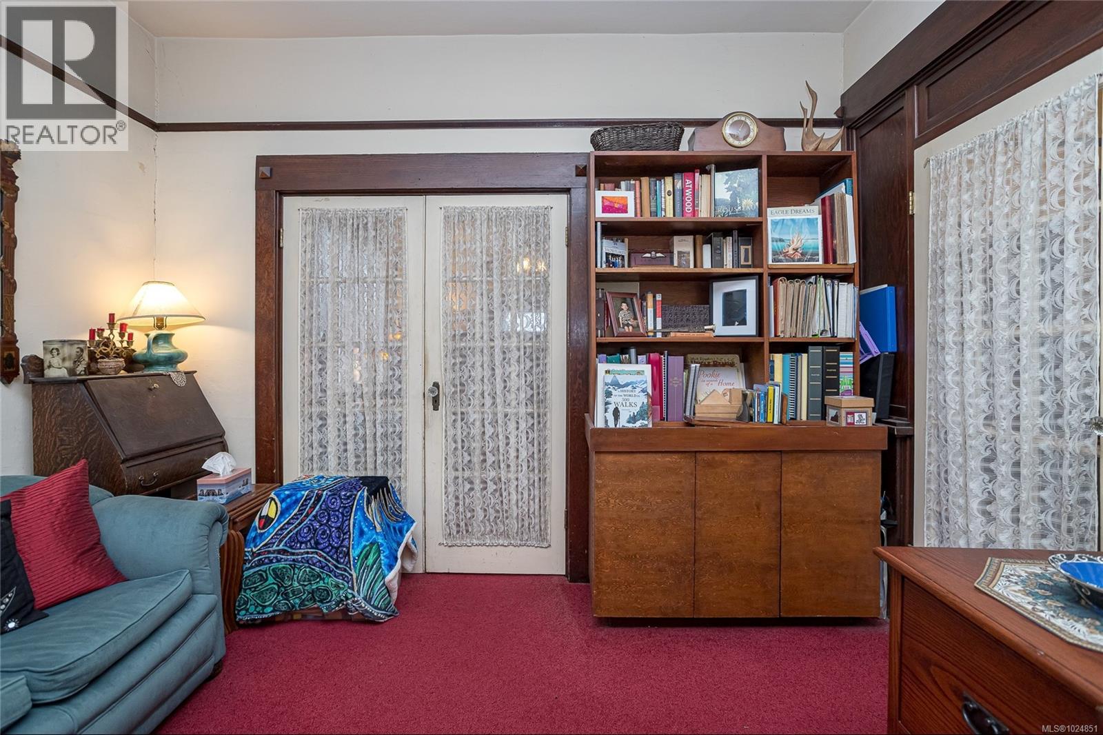  1935 Haultain Street, Saanich