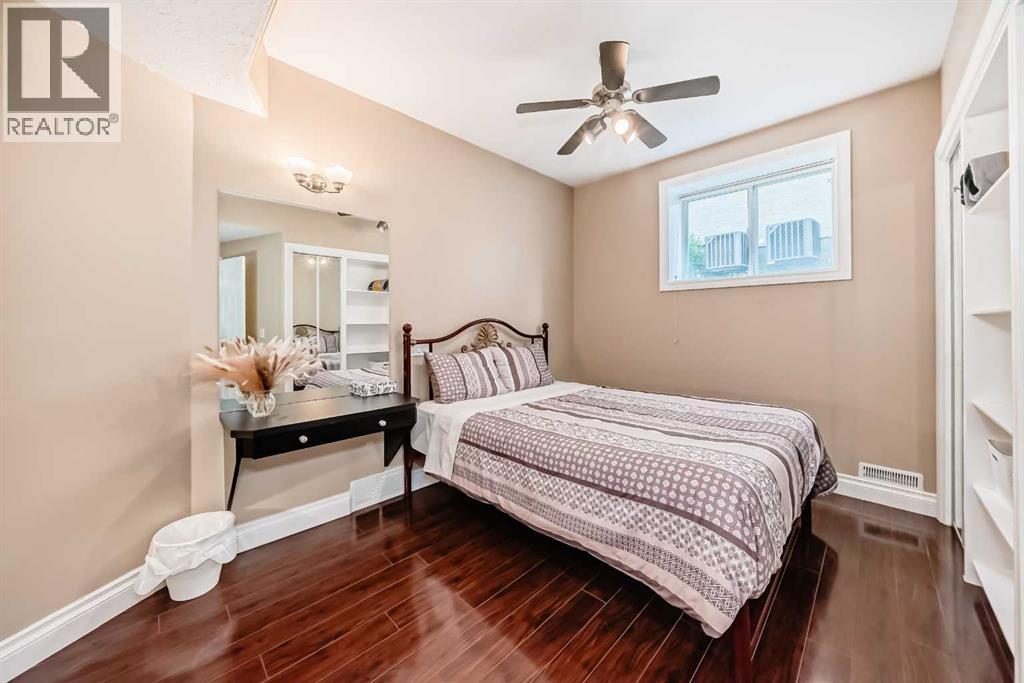 Single Family House Bungalow for Sale in  Simcoe Gate SW Signal Hill Calgary 