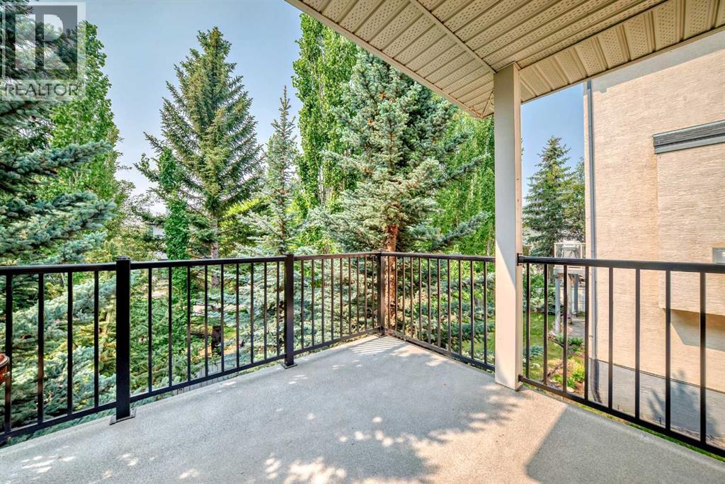 Single Family House Bungalow for Sale in  Simcoe Gate SW Signal Hill Calgary 