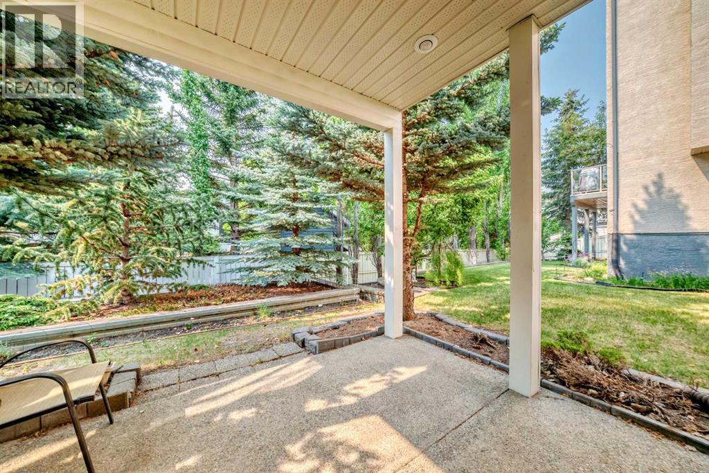 Single Family House Bungalow for Sale in  Simcoe Gate SW Signal Hill Calgary 