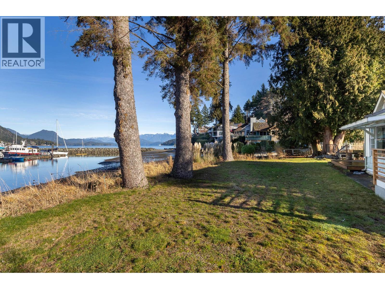 636 BAY ROAD, Gibsons