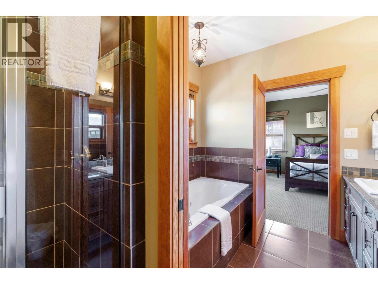 2479 Eagle Bay Road Unit# 17, Blind Bay