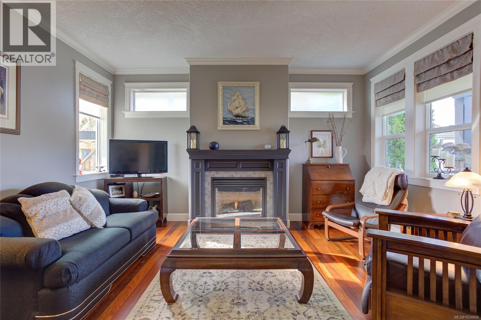 1922 FALCON CRES - 6