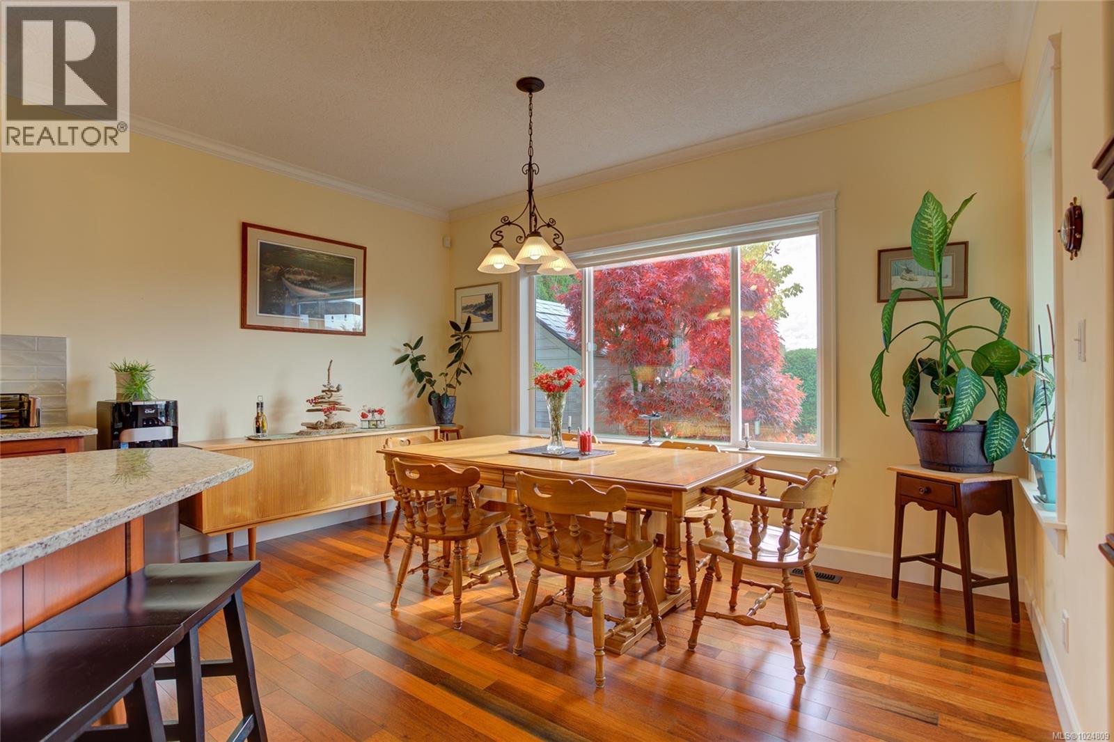 1922 FALCON CRES - 8