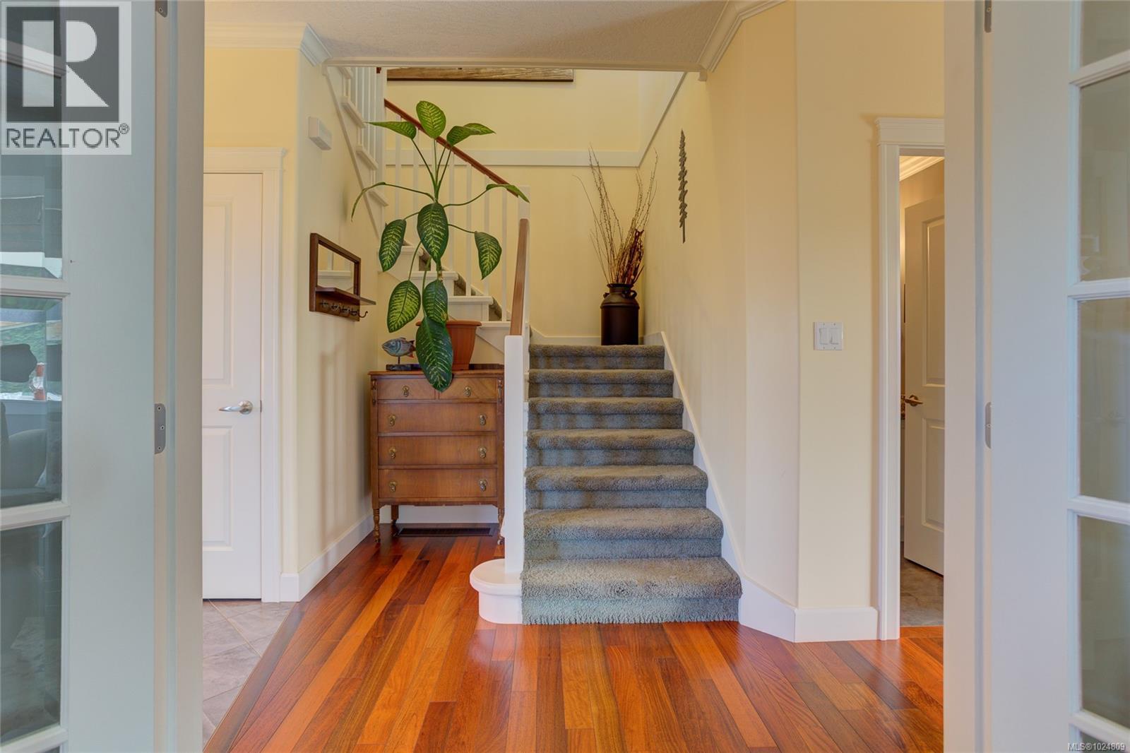 1922 FALCON CRES - 13