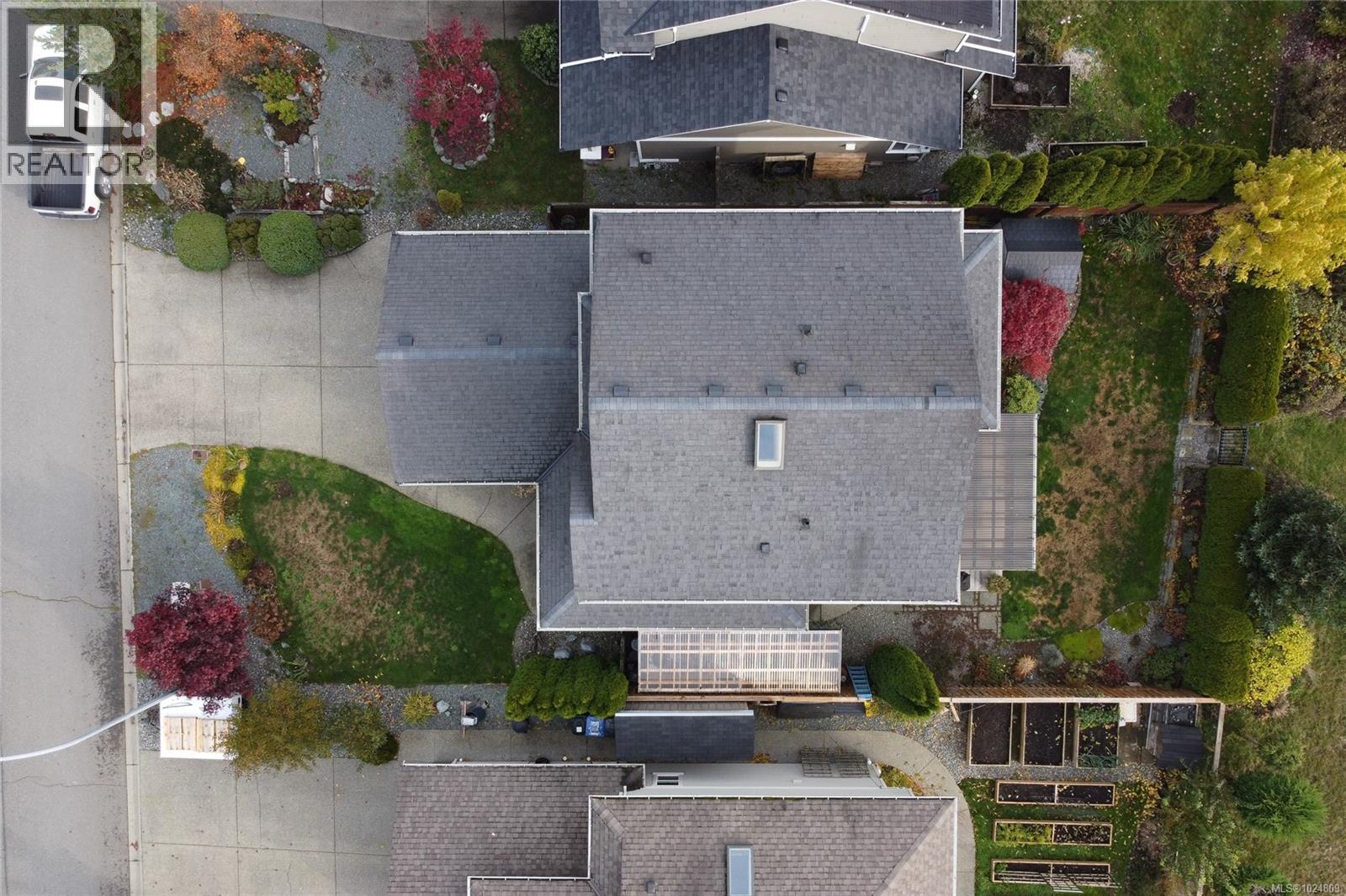 1922 FALCON CRES - 43