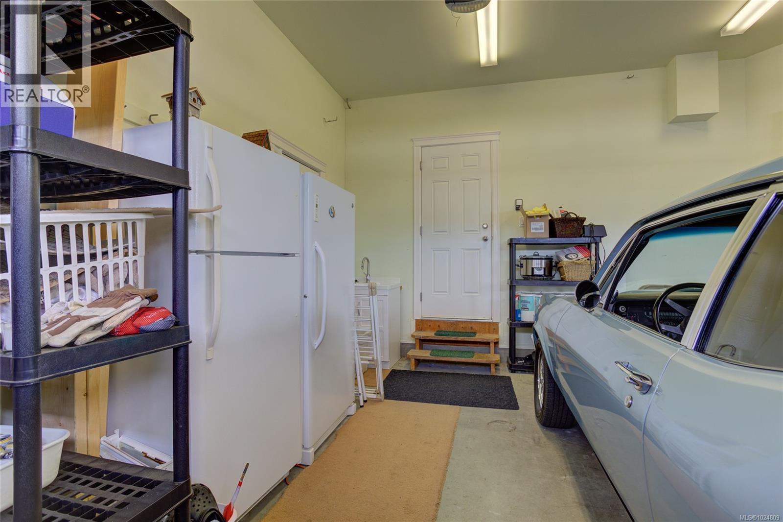 1922 FALCON CRES - 23