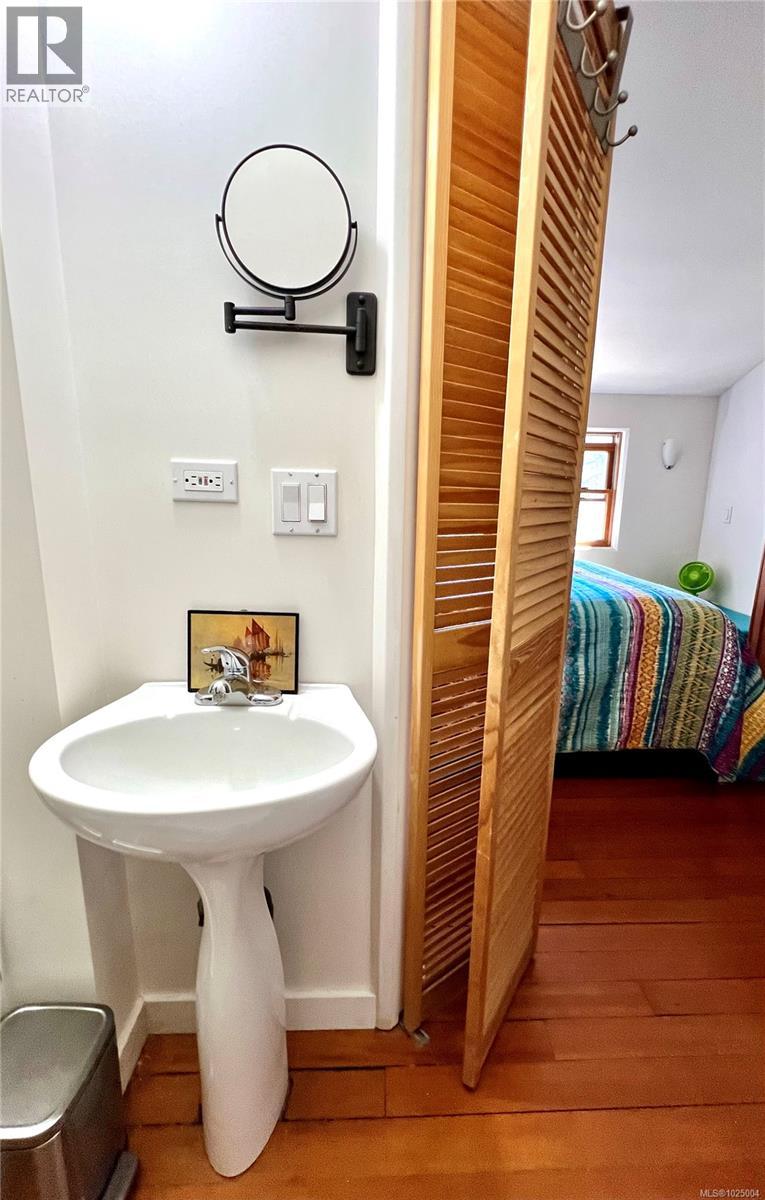 231 Halibut Hill Rd, Mudge Island