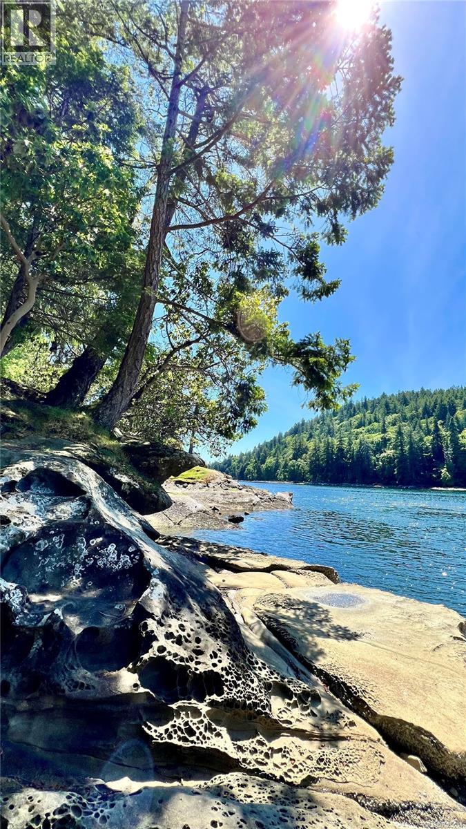 231 Halibut Hill Rd, Mudge Island