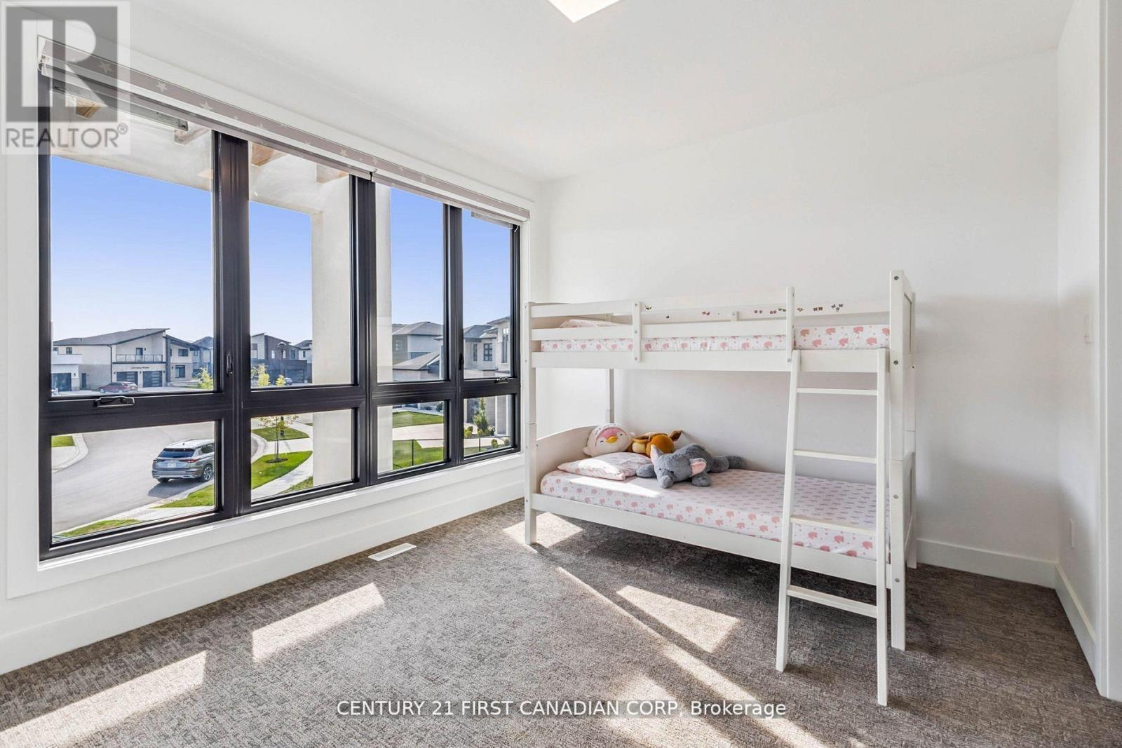 1429 MEDWAY PARK DRIVE - 33