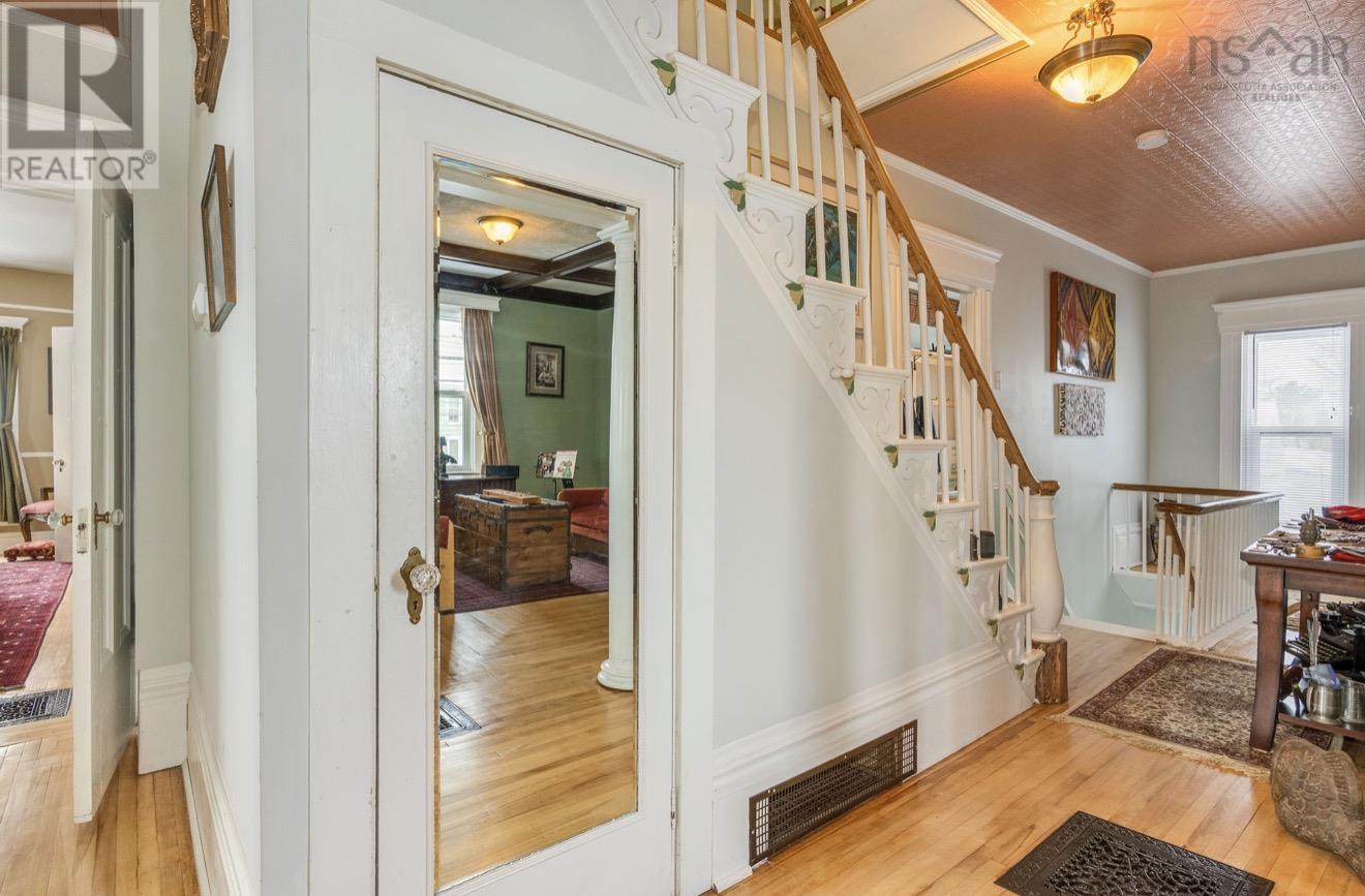 Property 14 of 48 of 10352 1 Highway