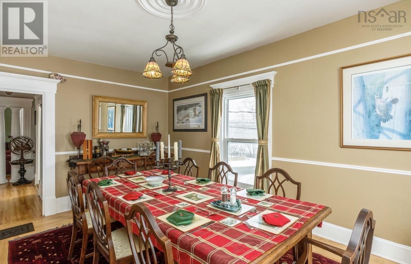 Property 15 of 48 of 10352 1 Highway