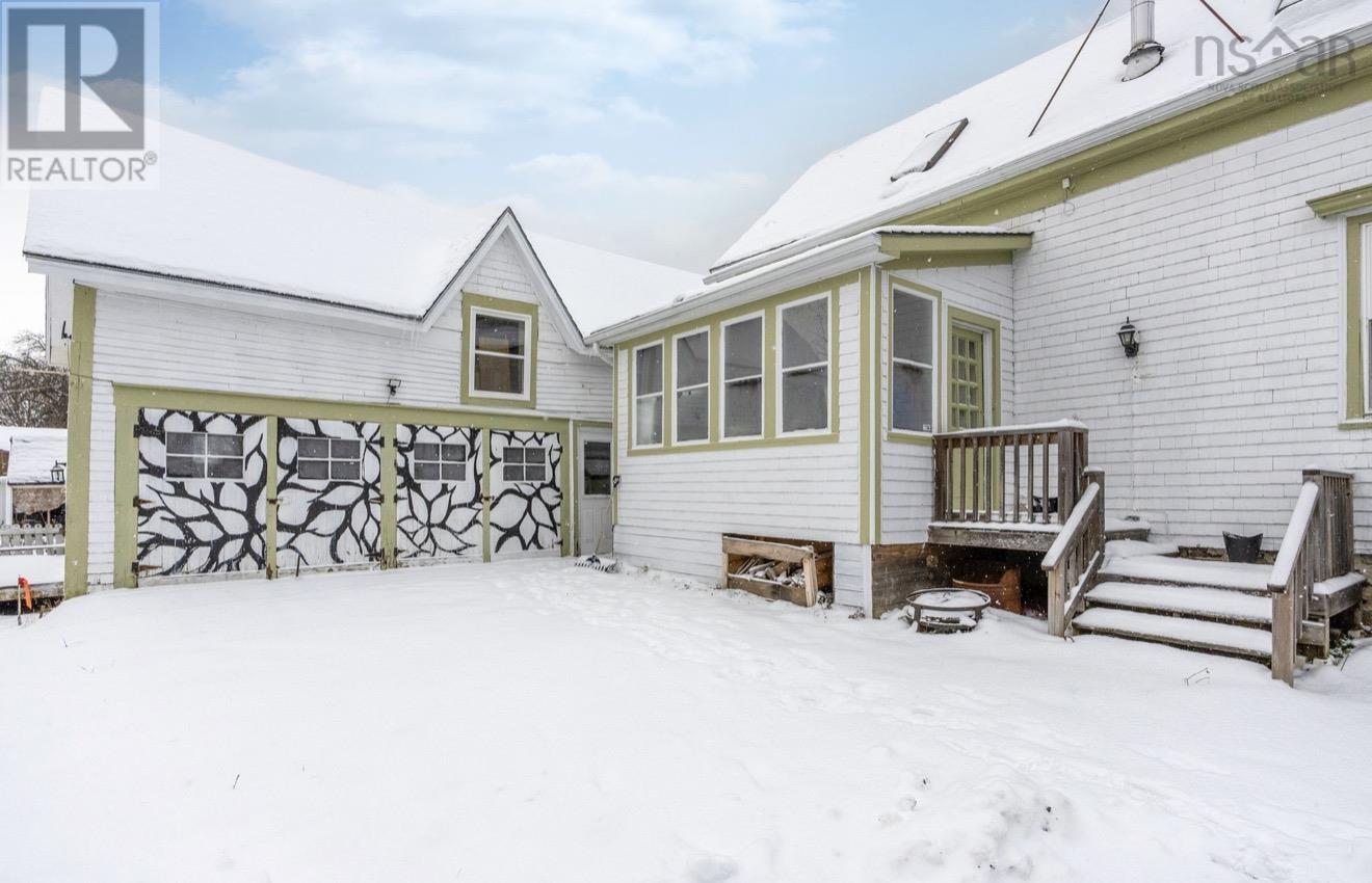 Property 38 of 48 of 10352 1 Highway