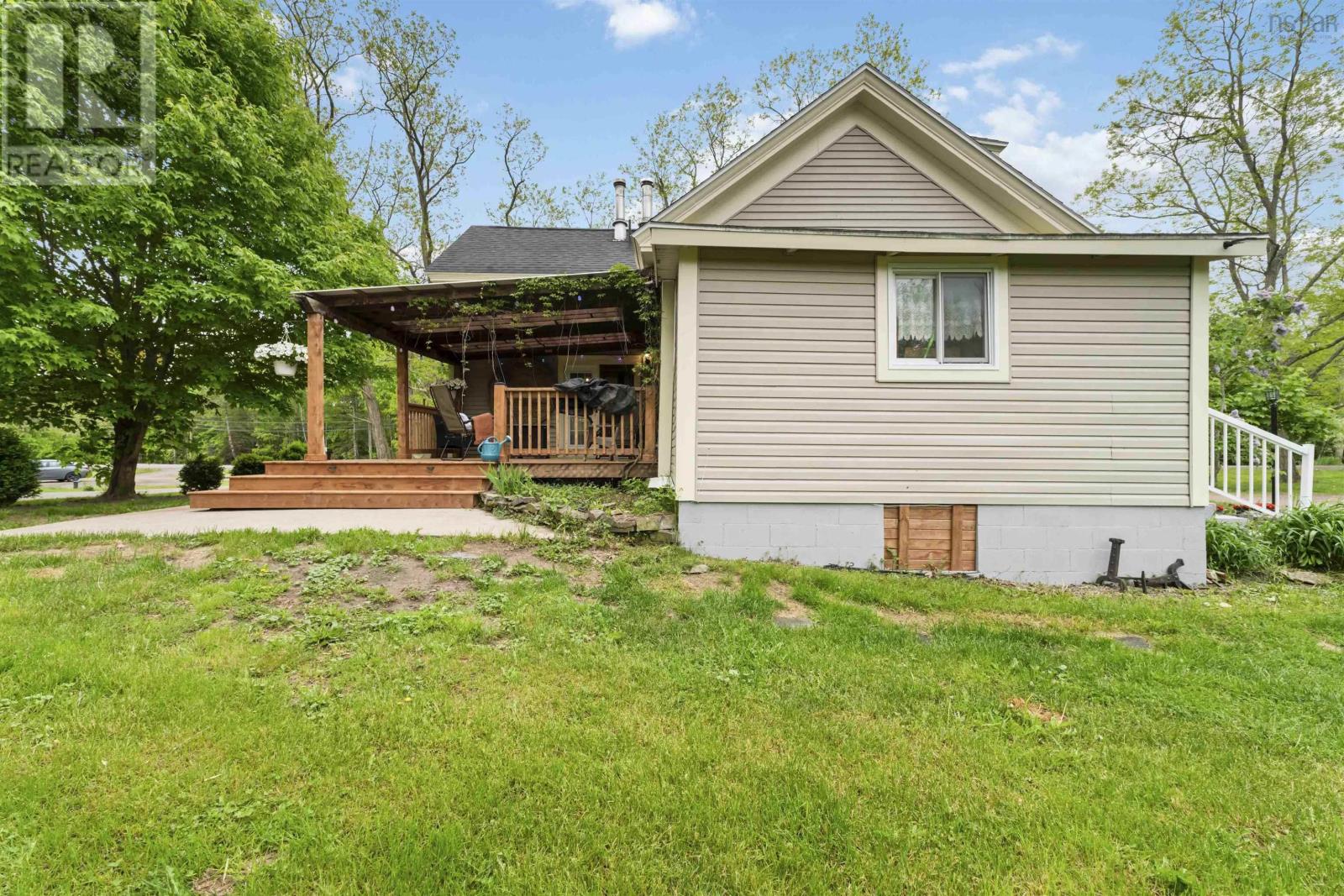 Property 38 of 51 of 2203 Highway 1