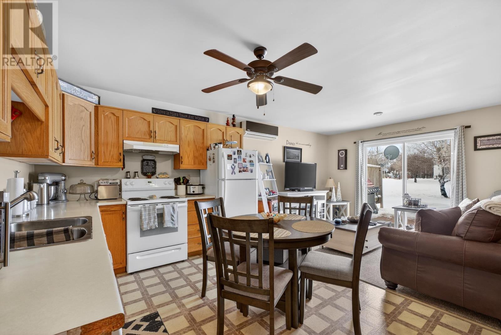125 Lady Slipper Drive N - 36