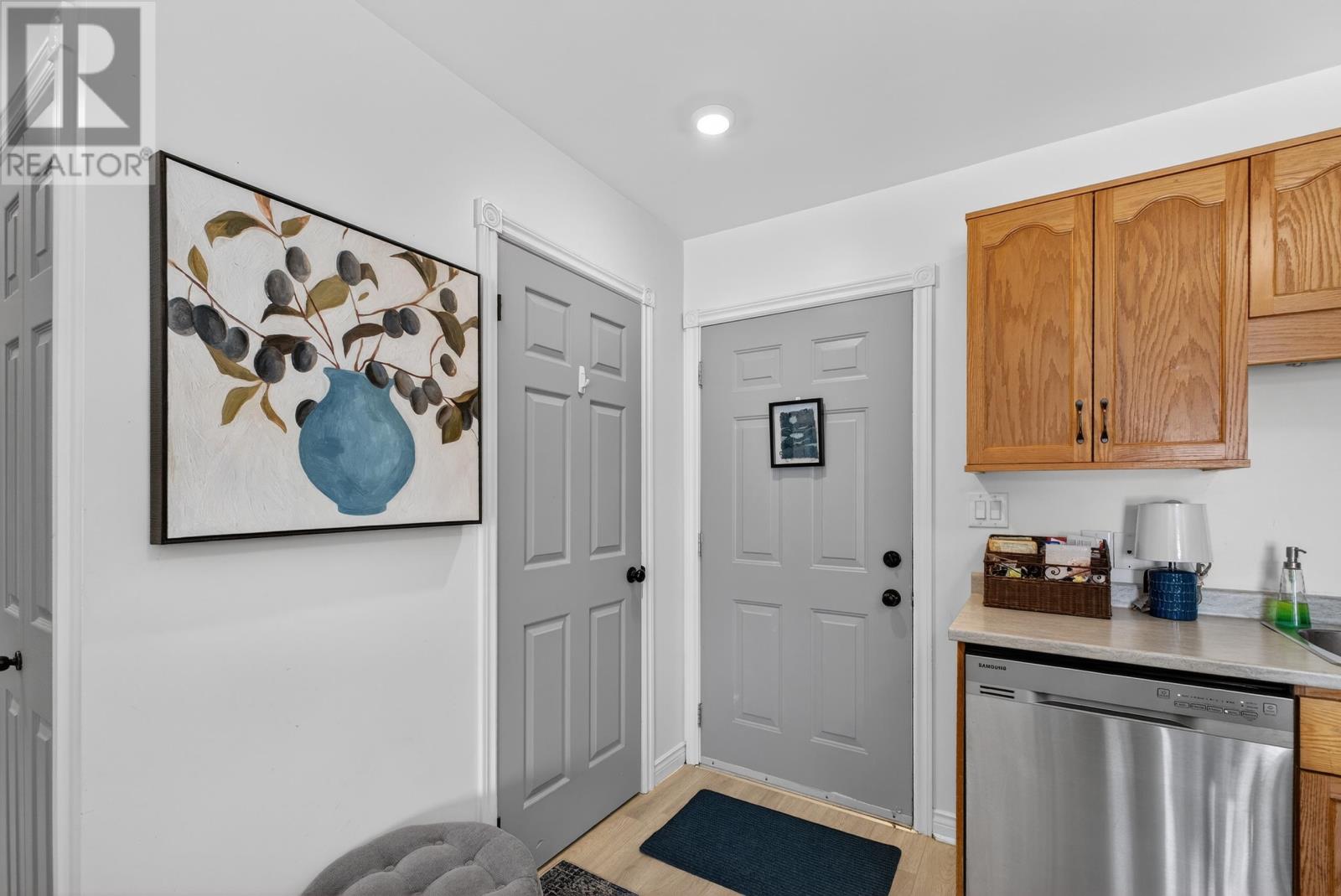 125 Lady Slipper Drive N - 19