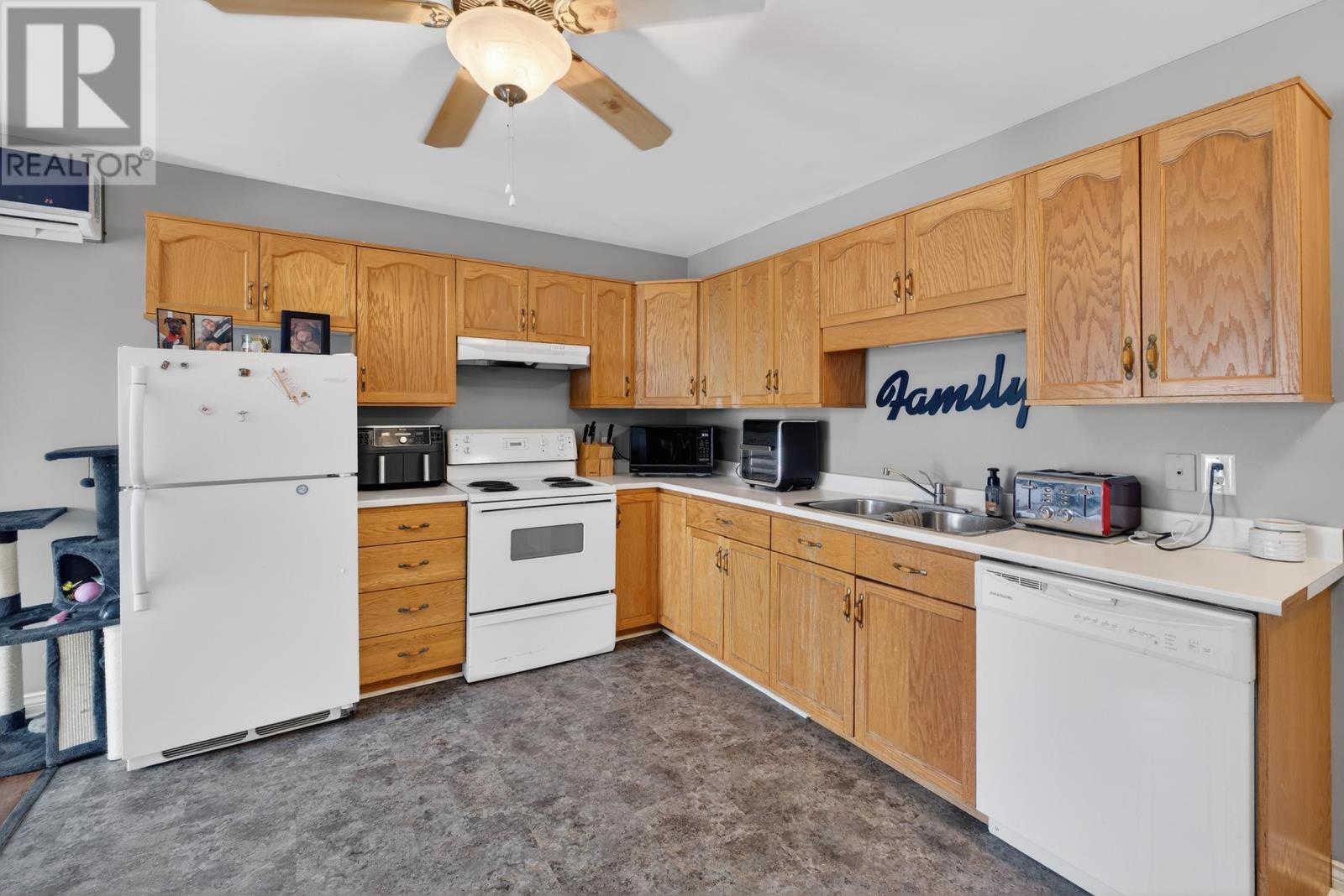 125 Lady Slipper Drive N - 38