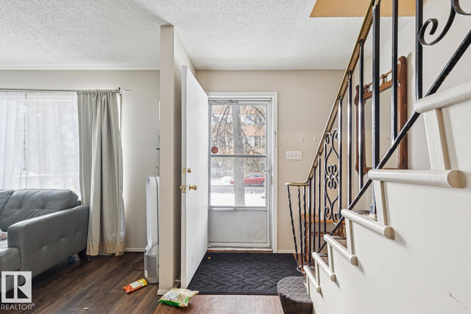 #14204 14206 14208 14210 103 AV NW, Edmonton