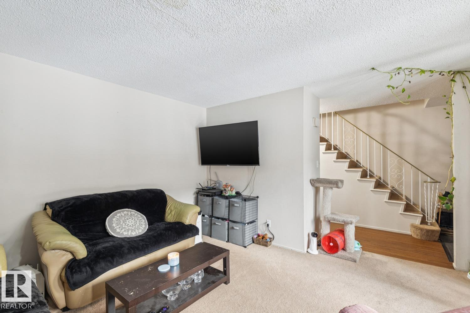 #14204 14206 14208 14210 103 AV NW, Edmonton