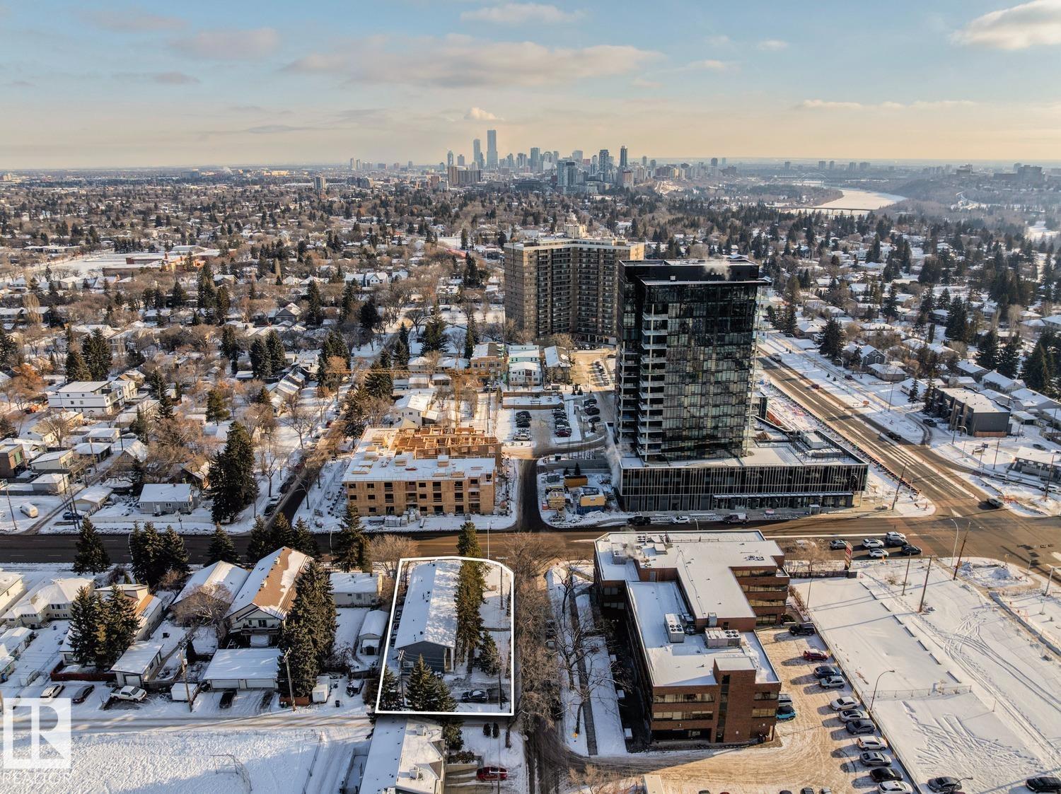 #14204 14206 14208 14210 103 AV NW, Edmonton