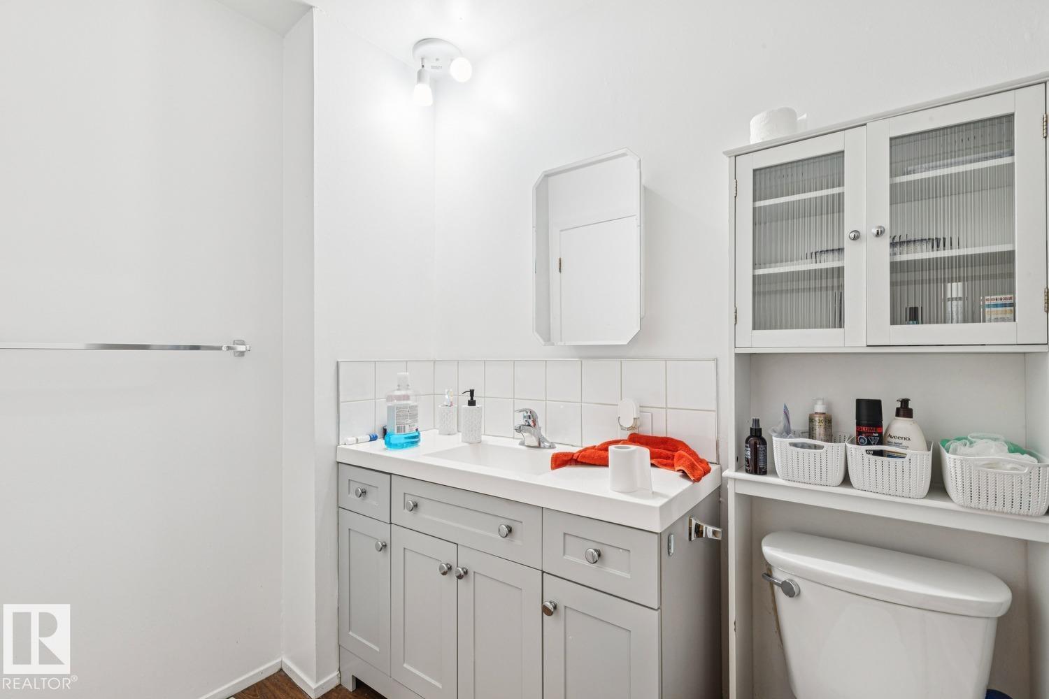 #14204 14206 14208 14210 103 AV NW, Edmonton