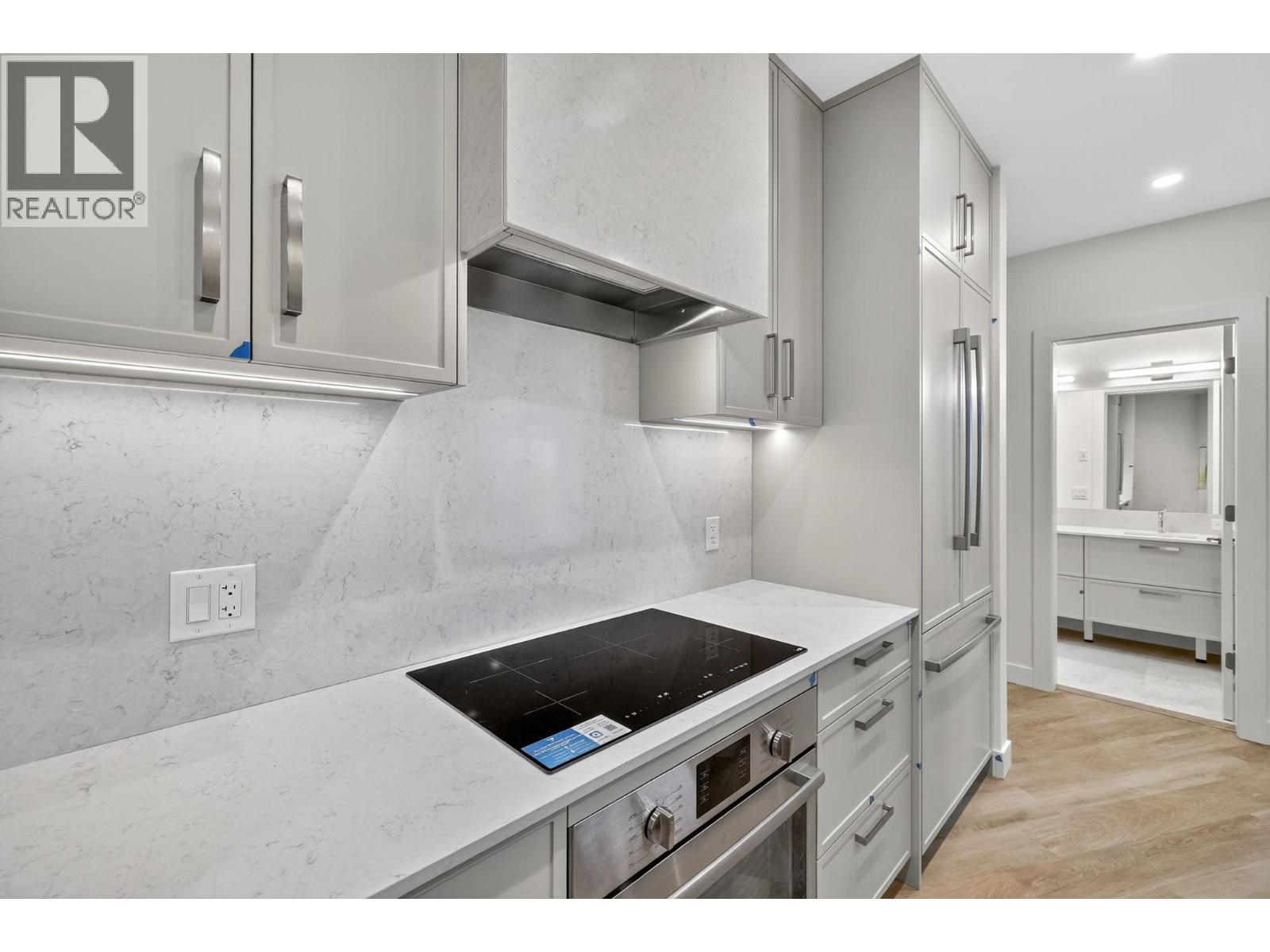 612 3340 Lakeshore Road, Kelowna