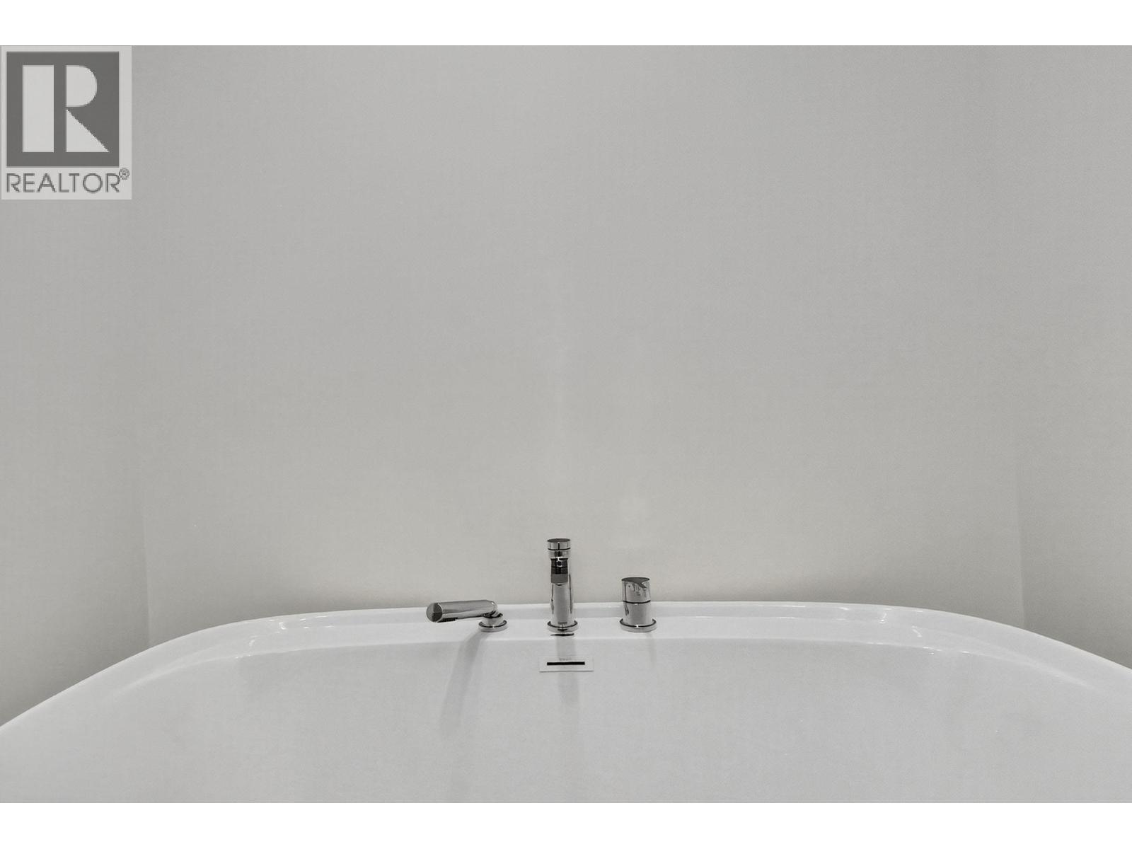 612 3340 Lakeshore Road, Kelowna