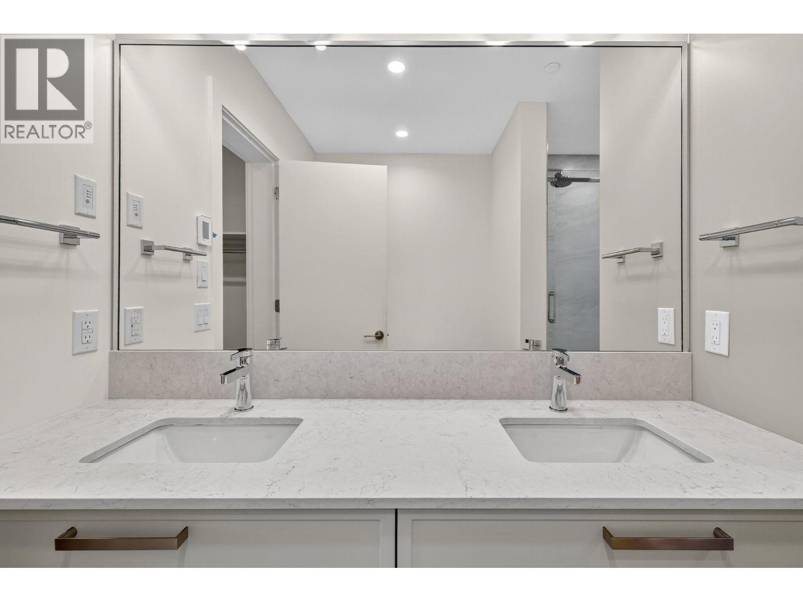 612 3340 Lakeshore Road, Kelowna