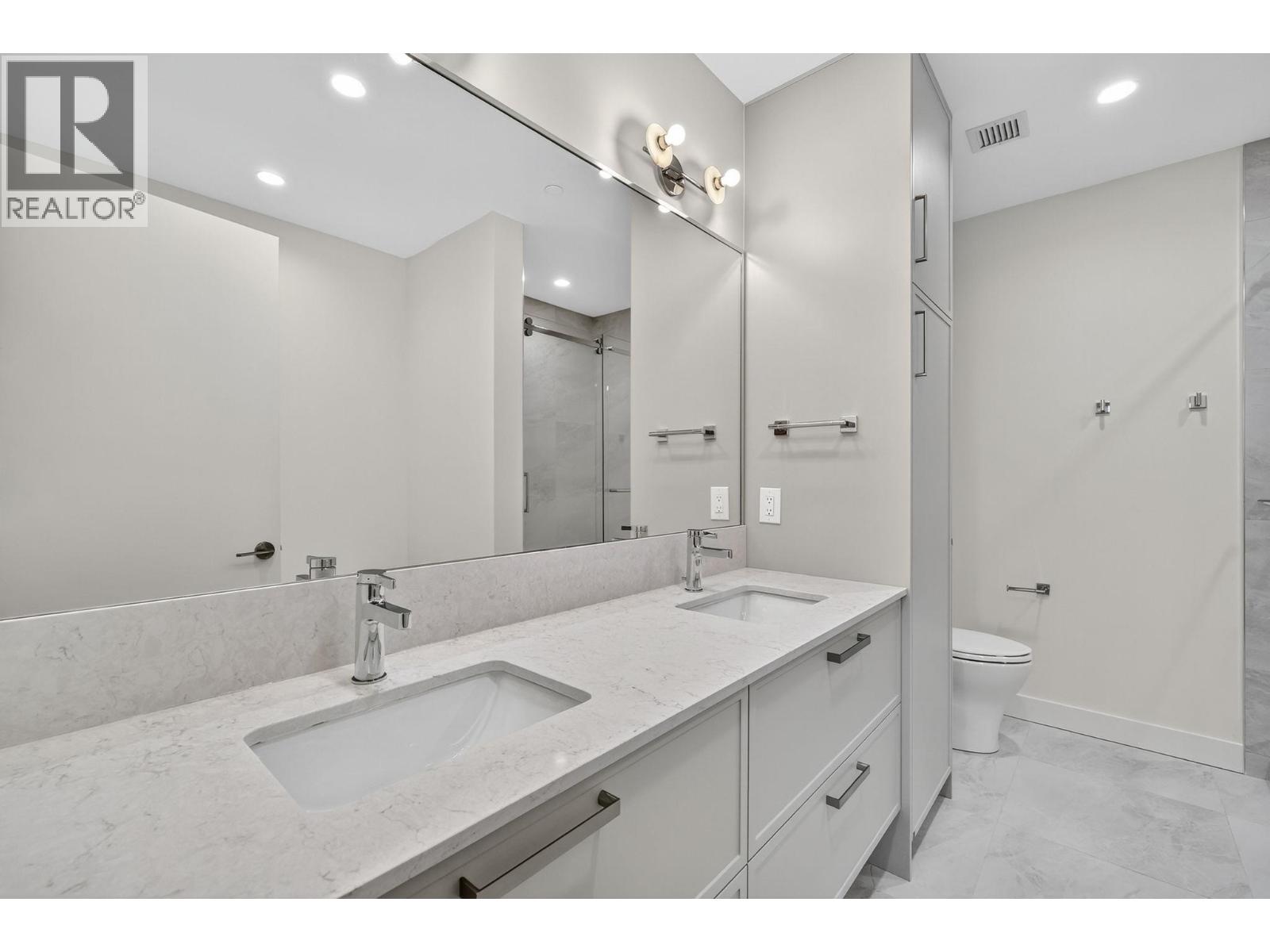 612 3340 Lakeshore Road, Kelowna