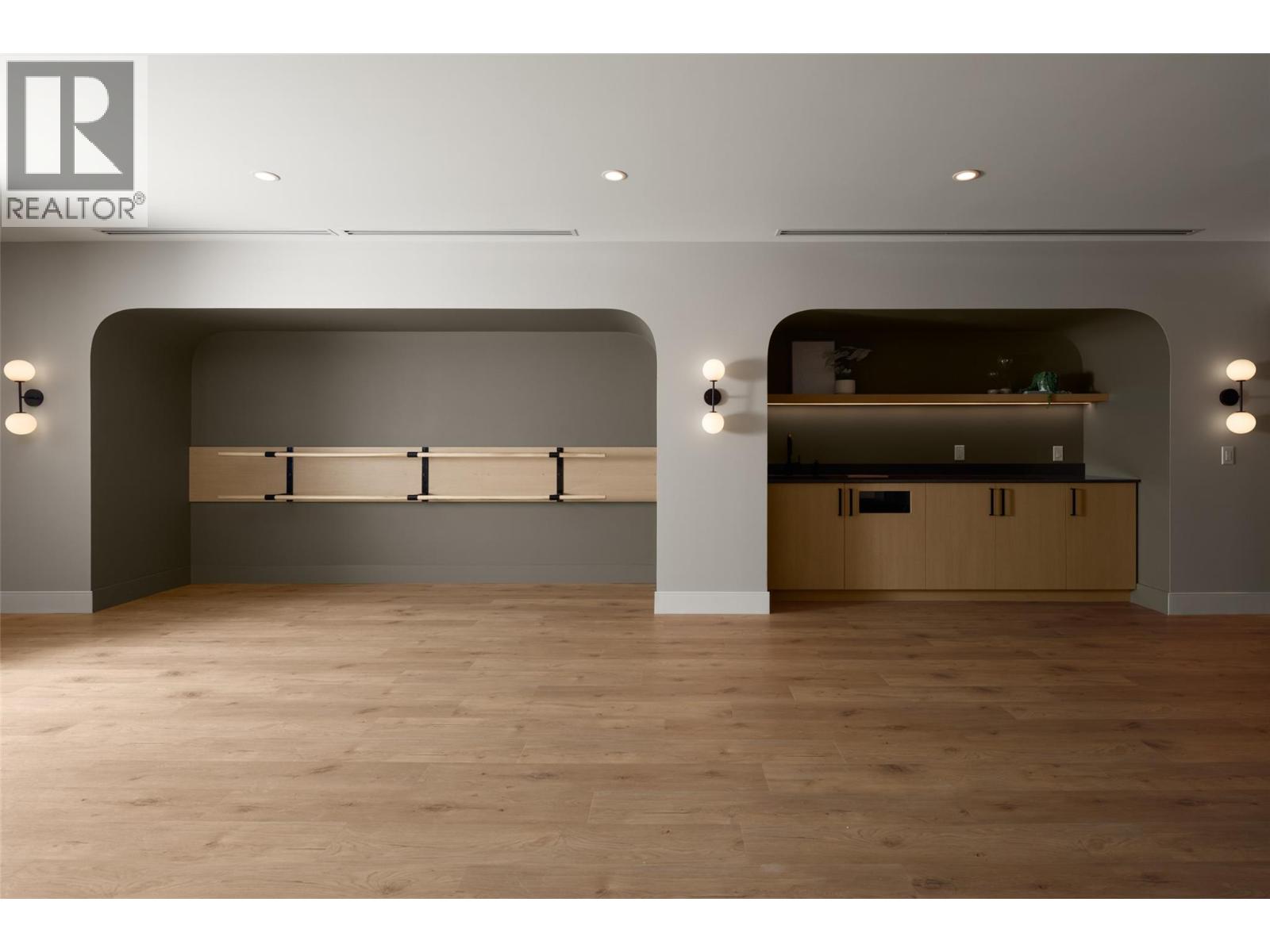 612 3340 Lakeshore Road, Kelowna