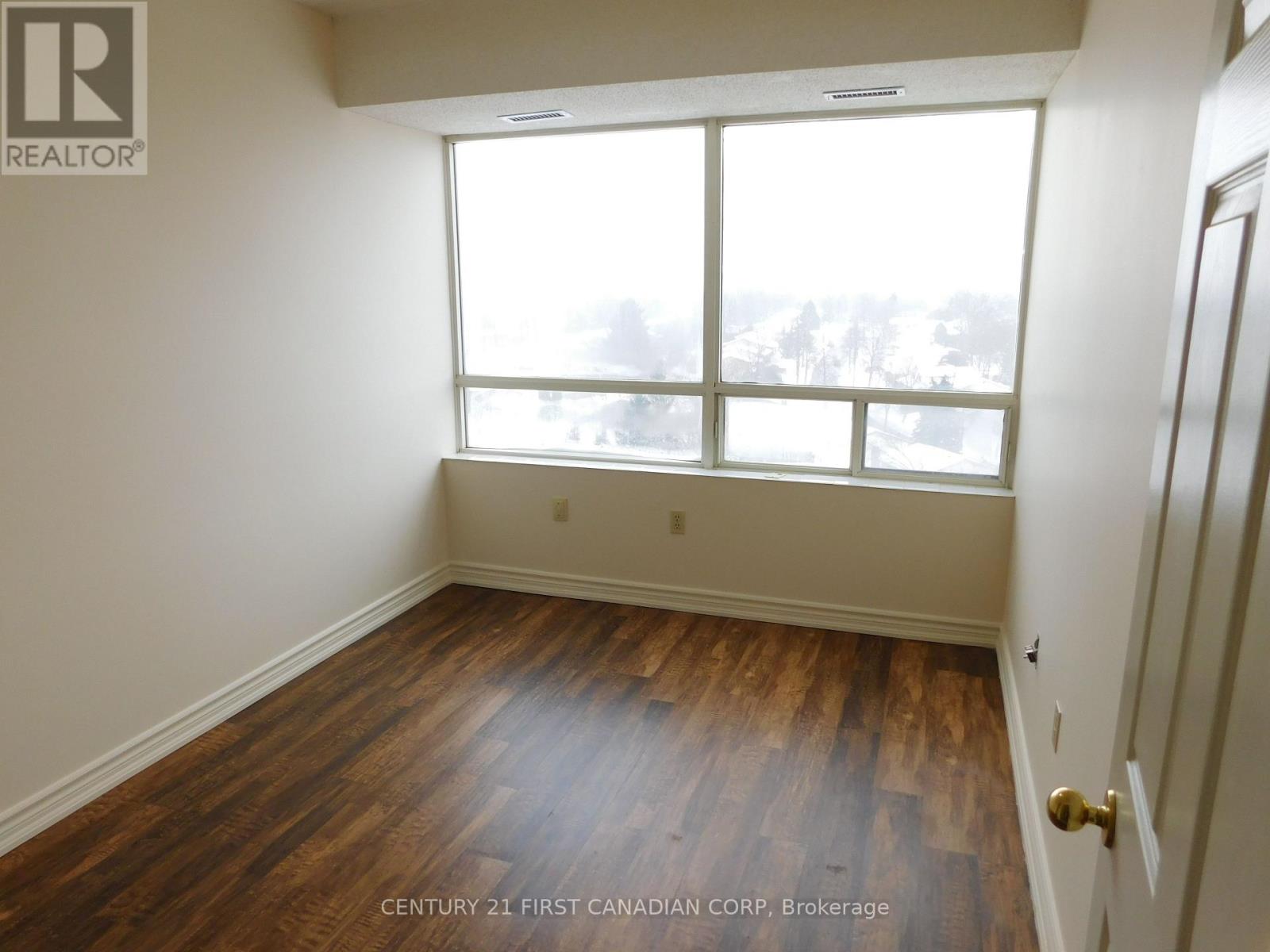 #803 744 WONDERLAND ROAD S - 14