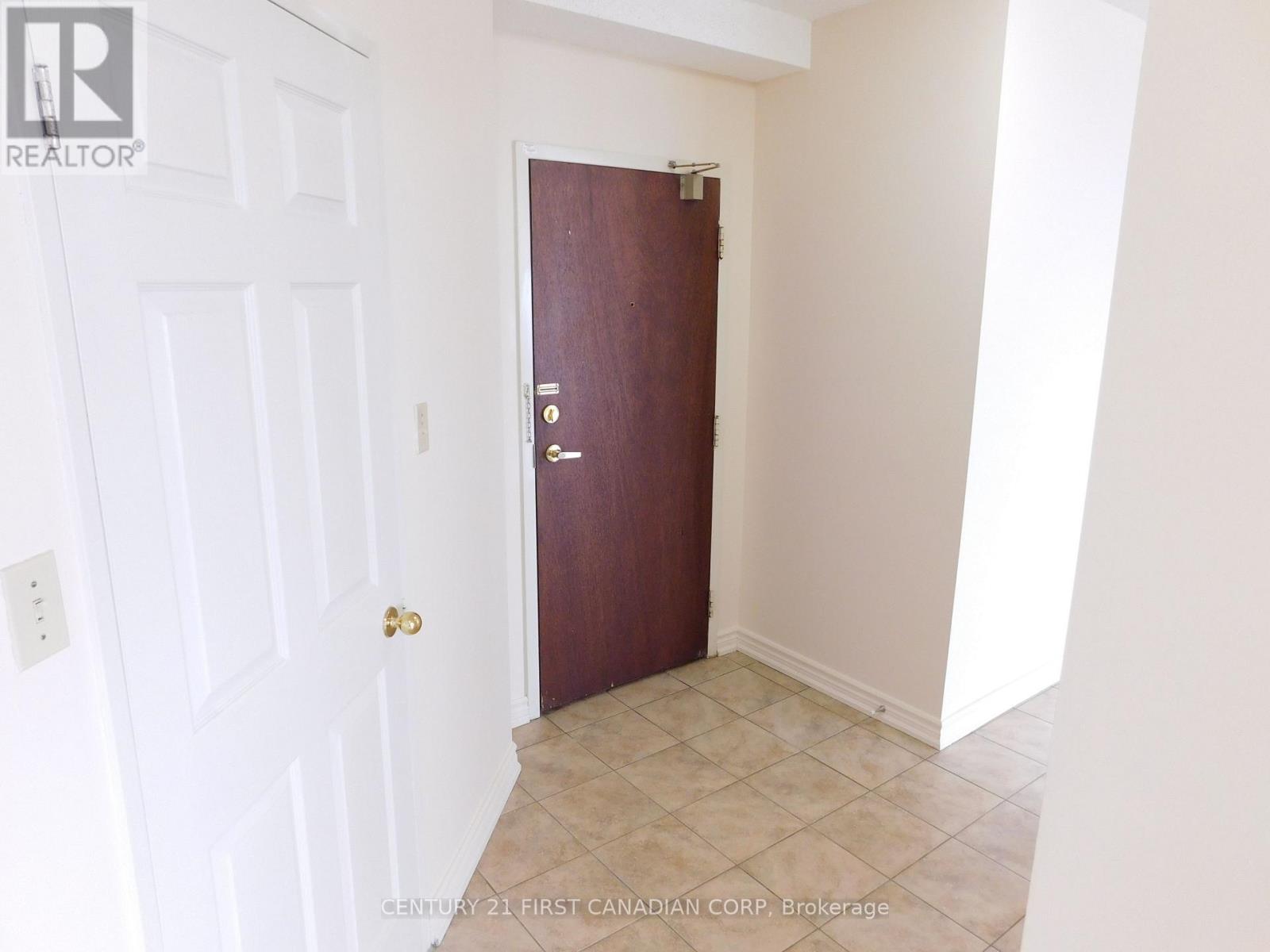 #803 744 WONDERLAND ROAD S - 5