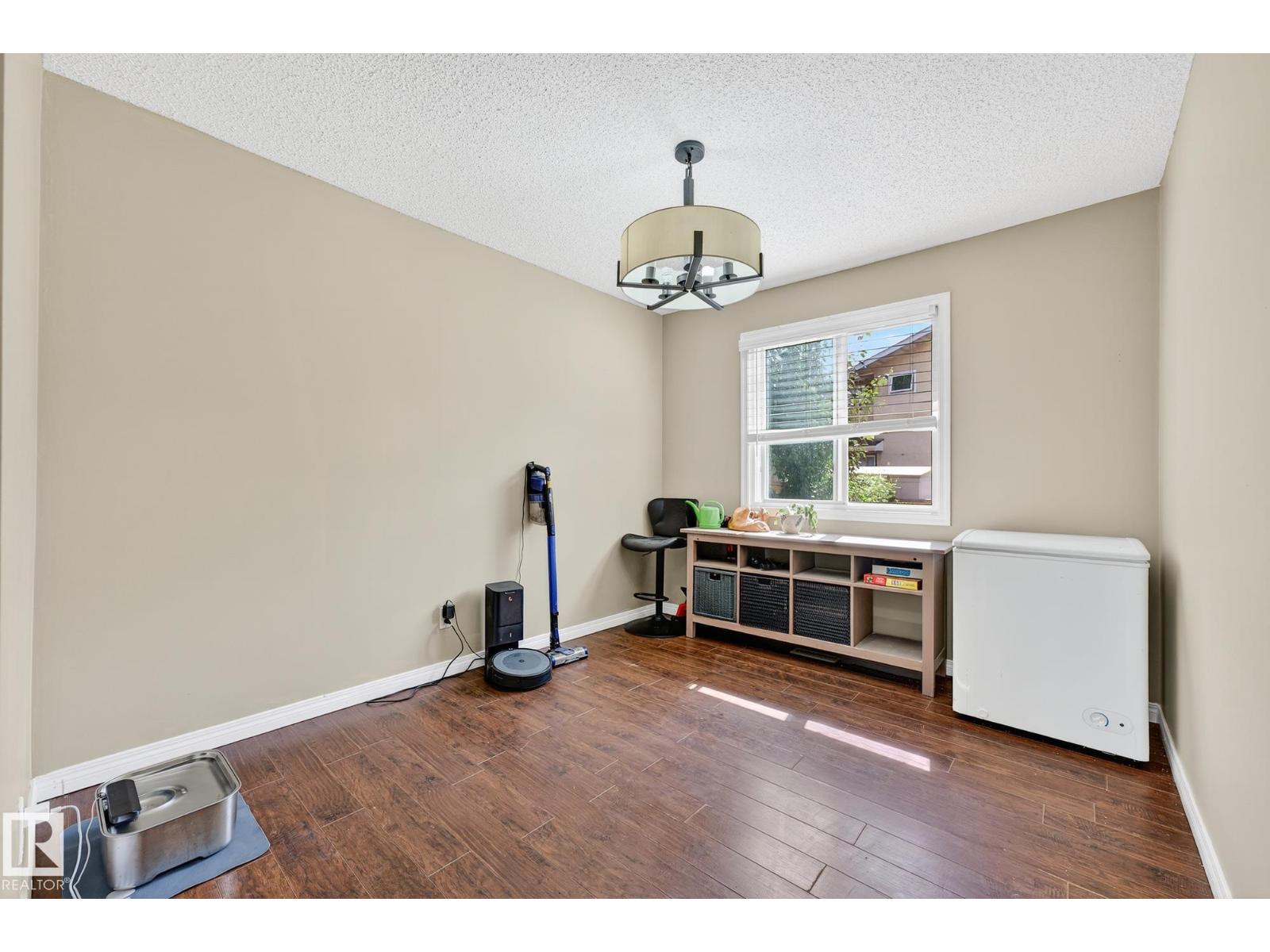 11005 162A AV NW, Edmonton