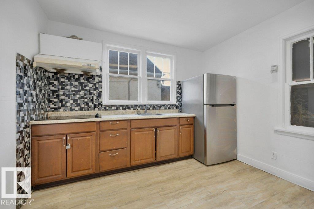 10844 97 ST NW - 10