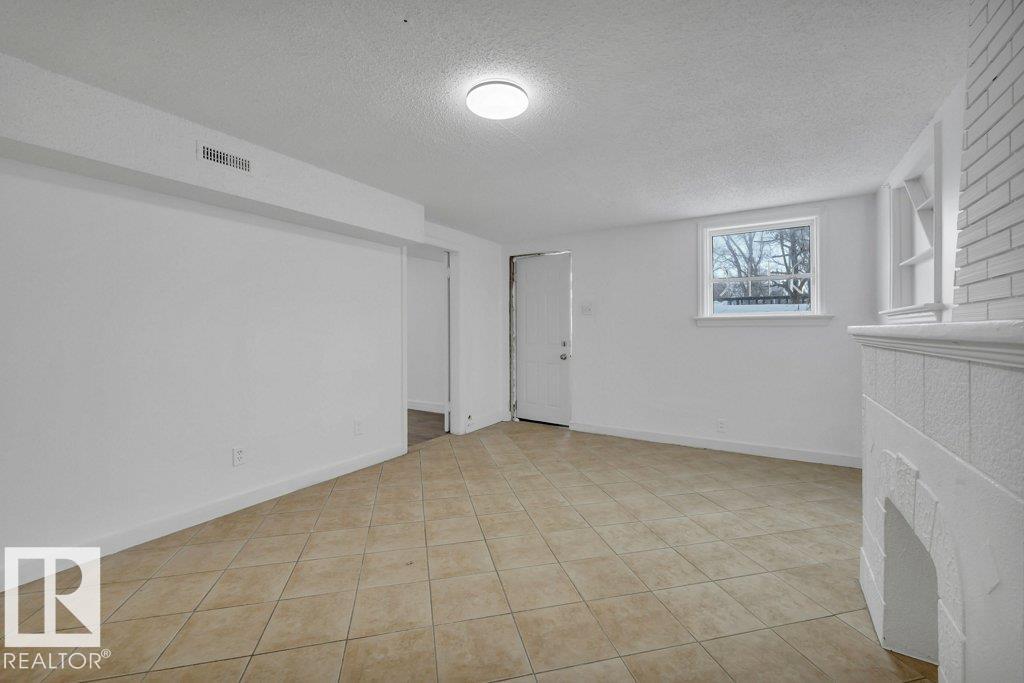 10844 97 ST NW - 25