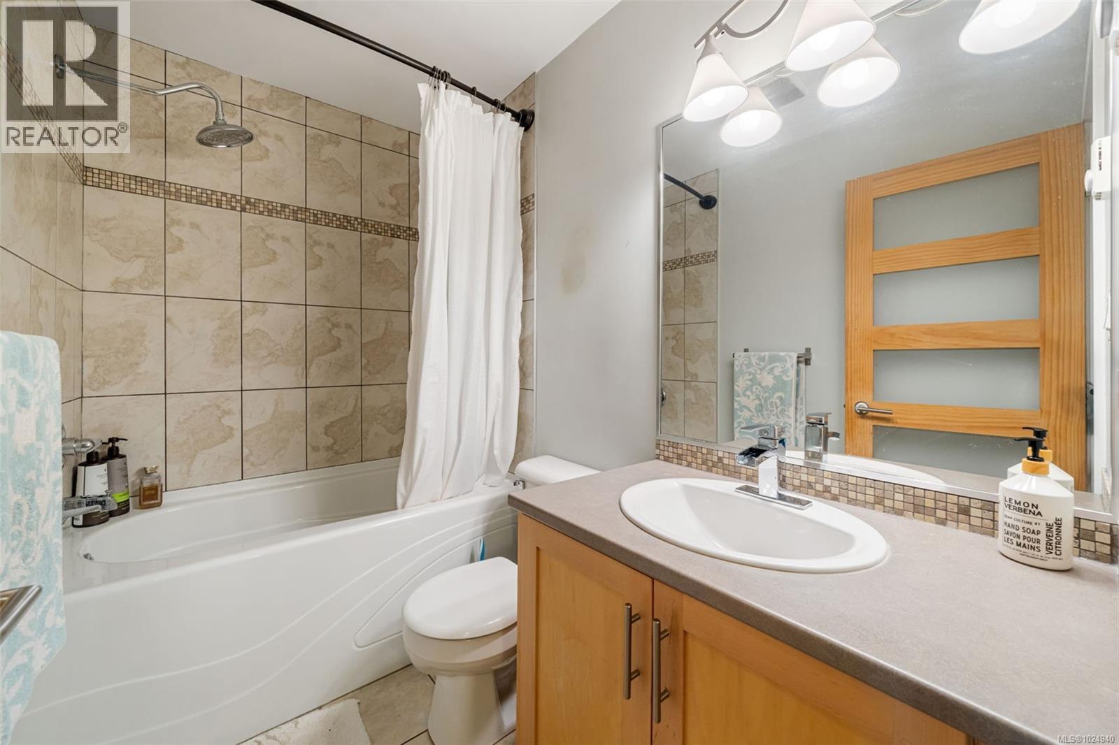 #201 866 BROCK AVE - 11