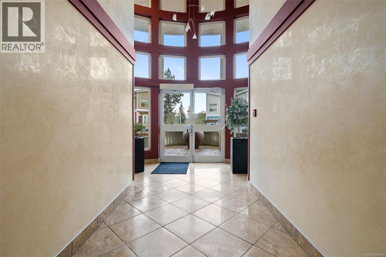 #201 866 BROCK AVE - 19