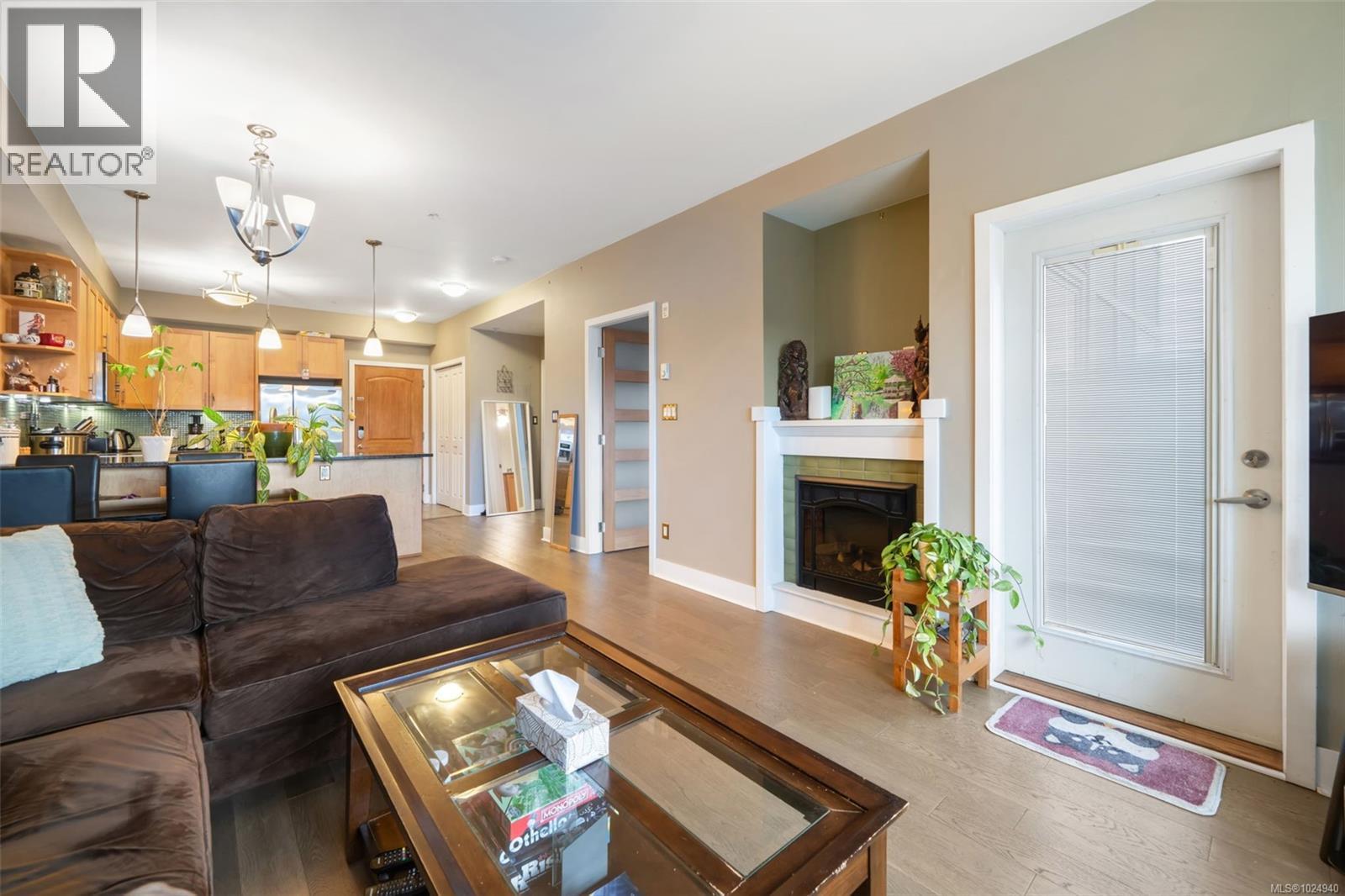 #201 866 BROCK AVE - 7