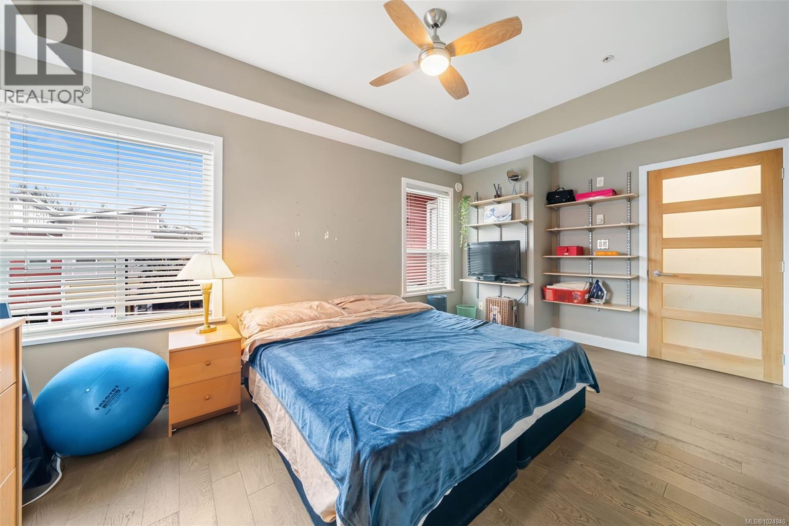 #201 866 BROCK AVE - 9