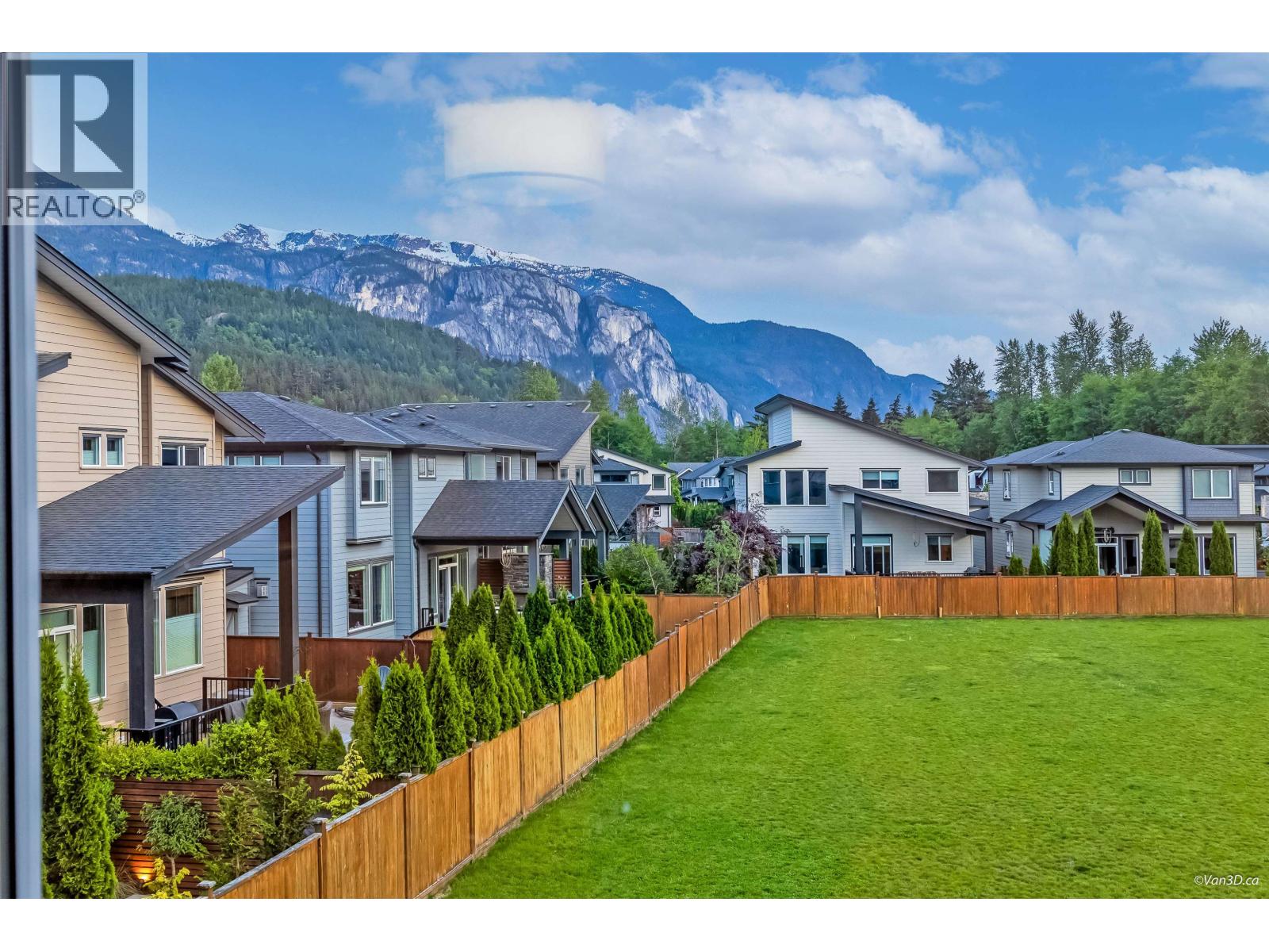 39340 FALCON CRESCENT, Squamish