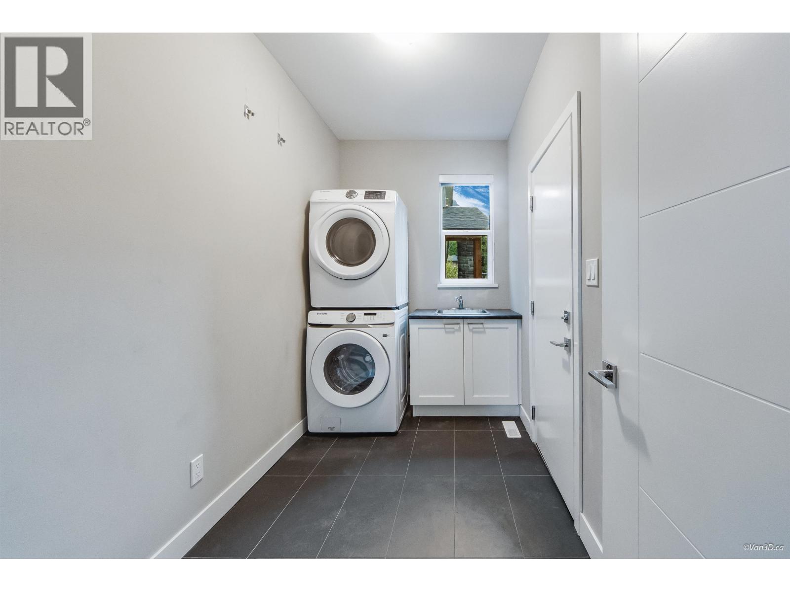 39340 FALCON CRESCENT, Squamish