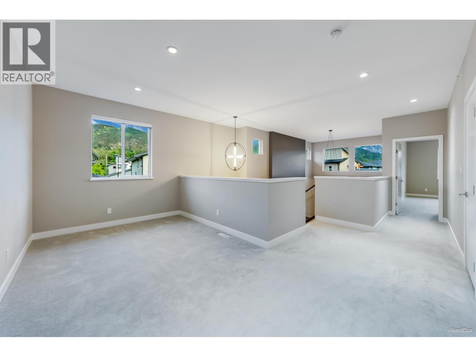 39340 FALCON CRESCENT, Squamish