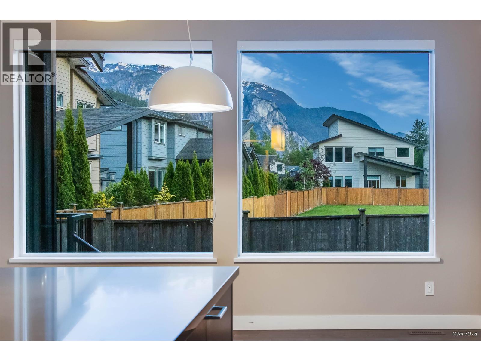 39340 FALCON CRESCENT, Squamish
