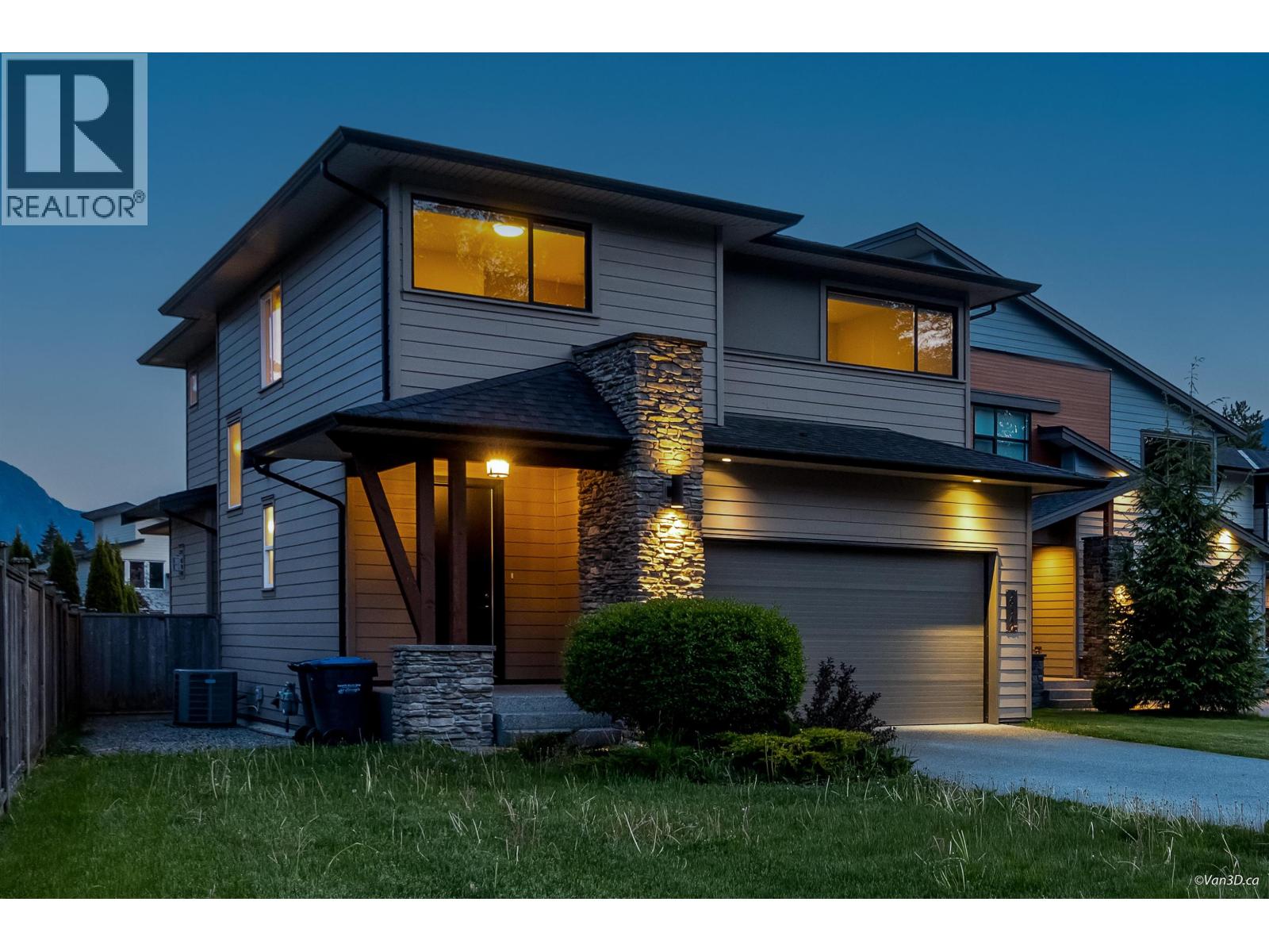 39340 FALCON CRESCENT, Squamish