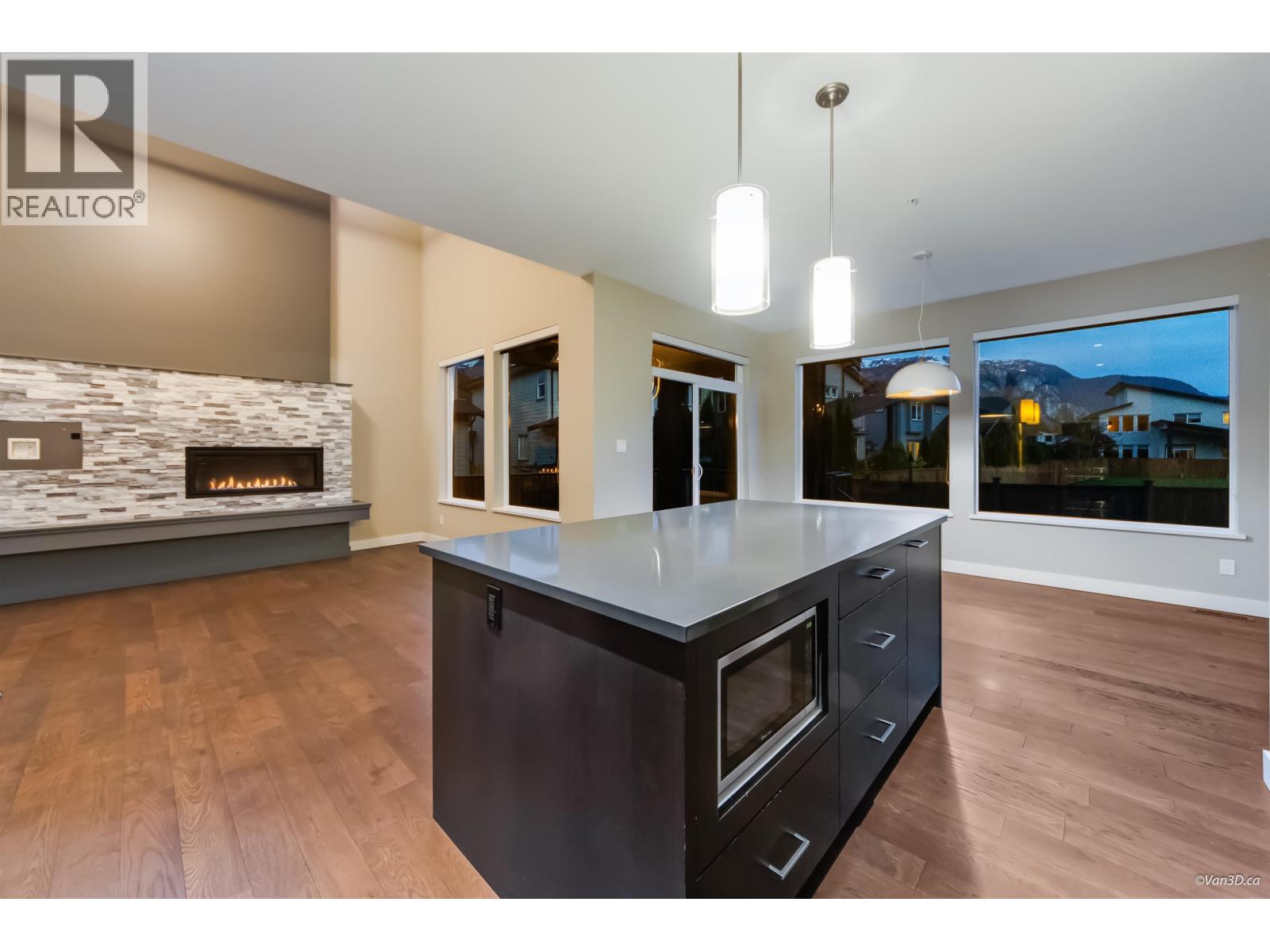 39340 FALCON CRESCENT, Squamish