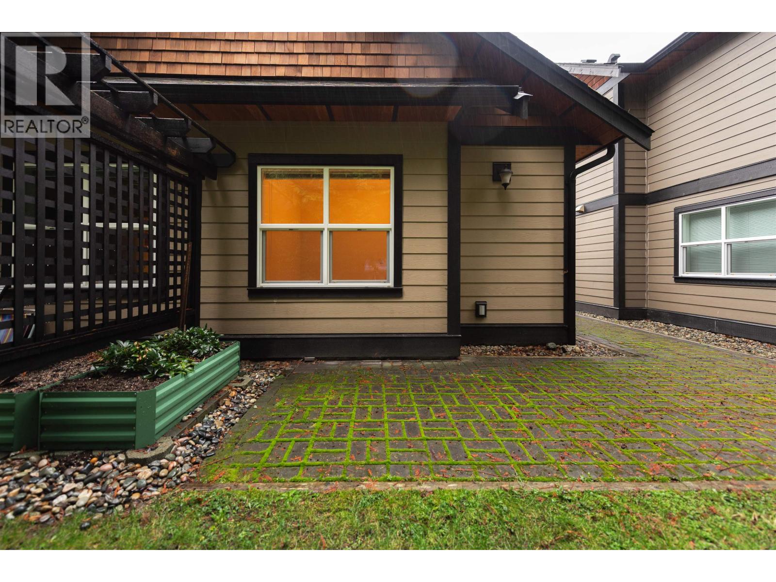 110 518 SHAW ROAD, Gibsons