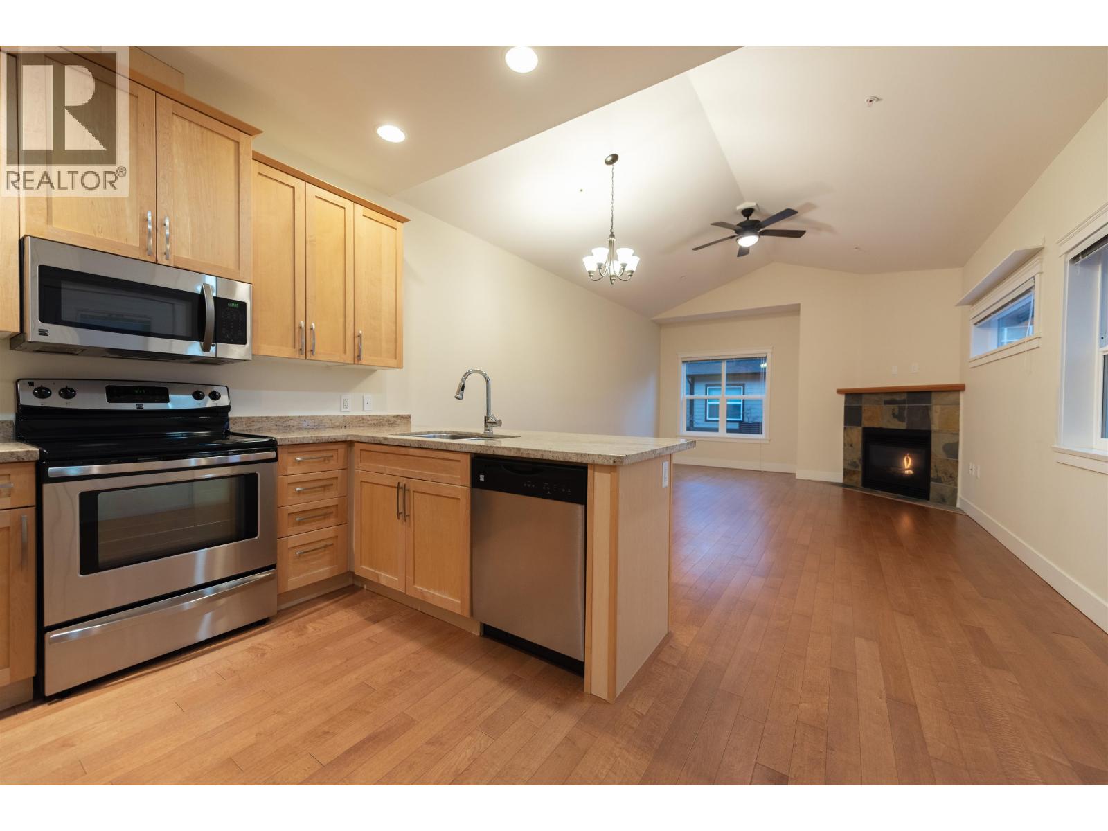 110 518 SHAW ROAD, Gibsons