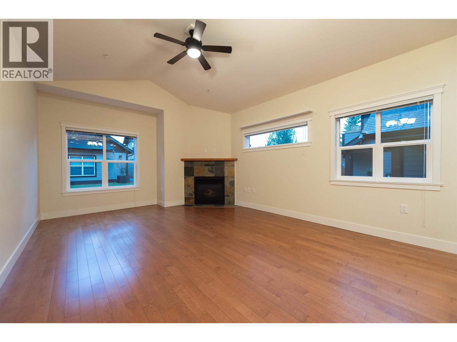 110 518 SHAW ROAD, Gibsons