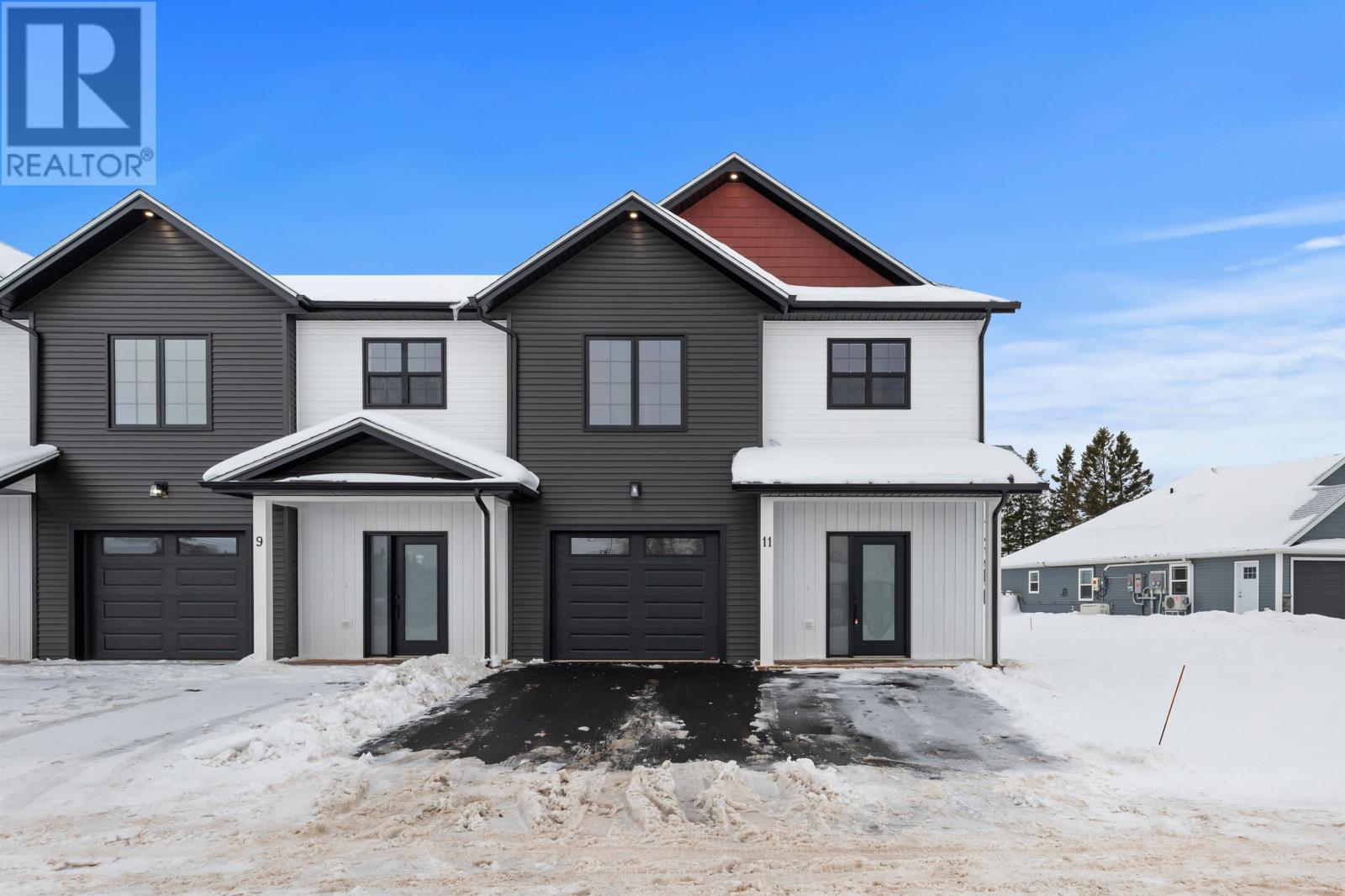 11 Anne Avenue North